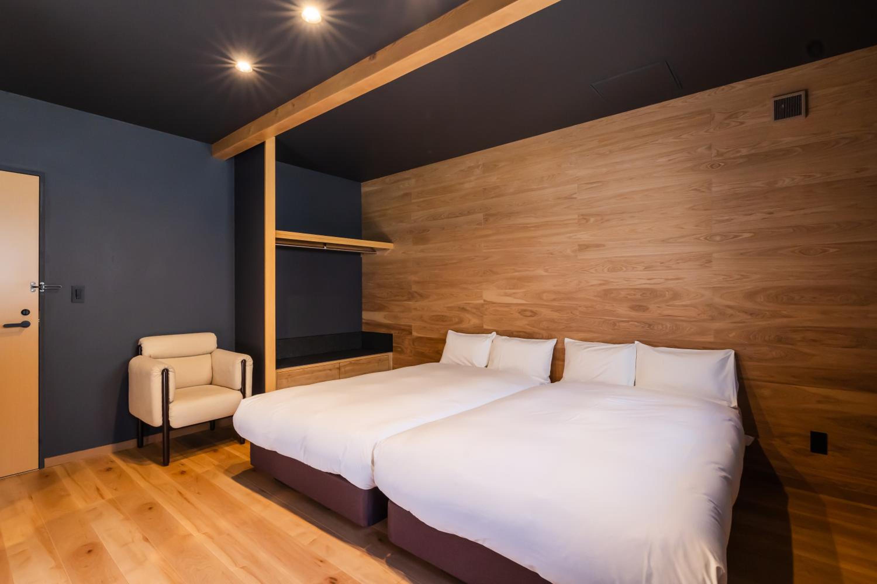 Modern Suite with Private Sauna-2 bedrooms