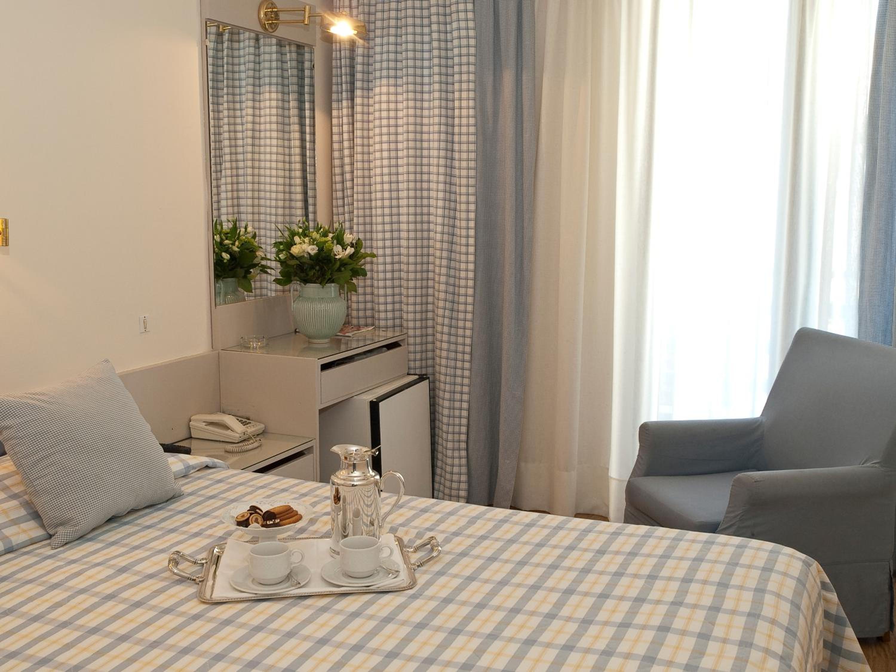 Standard Double or Twin Room - Photo 3