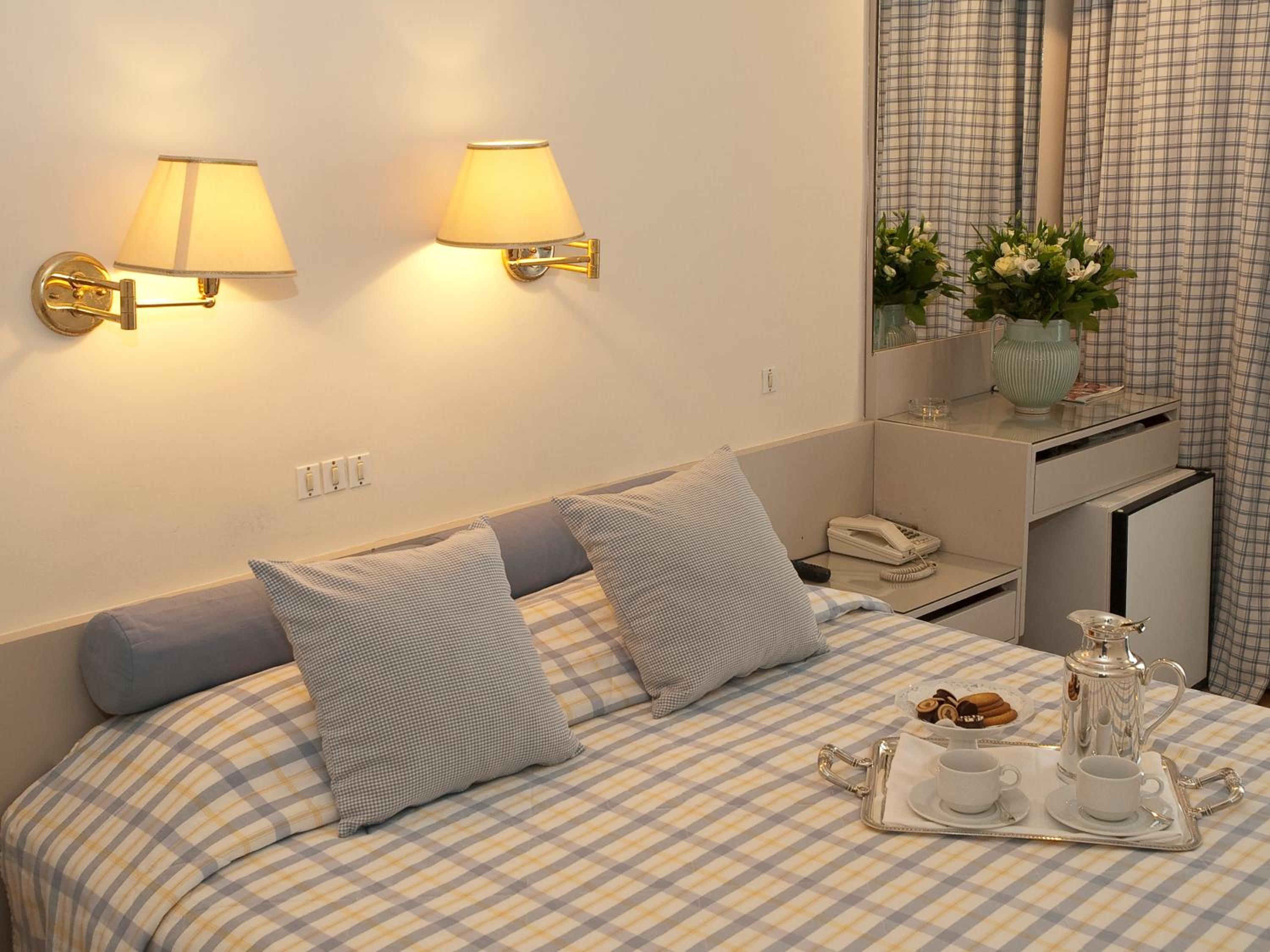Family Room (2 Adults + 2 Children) - Photo 1