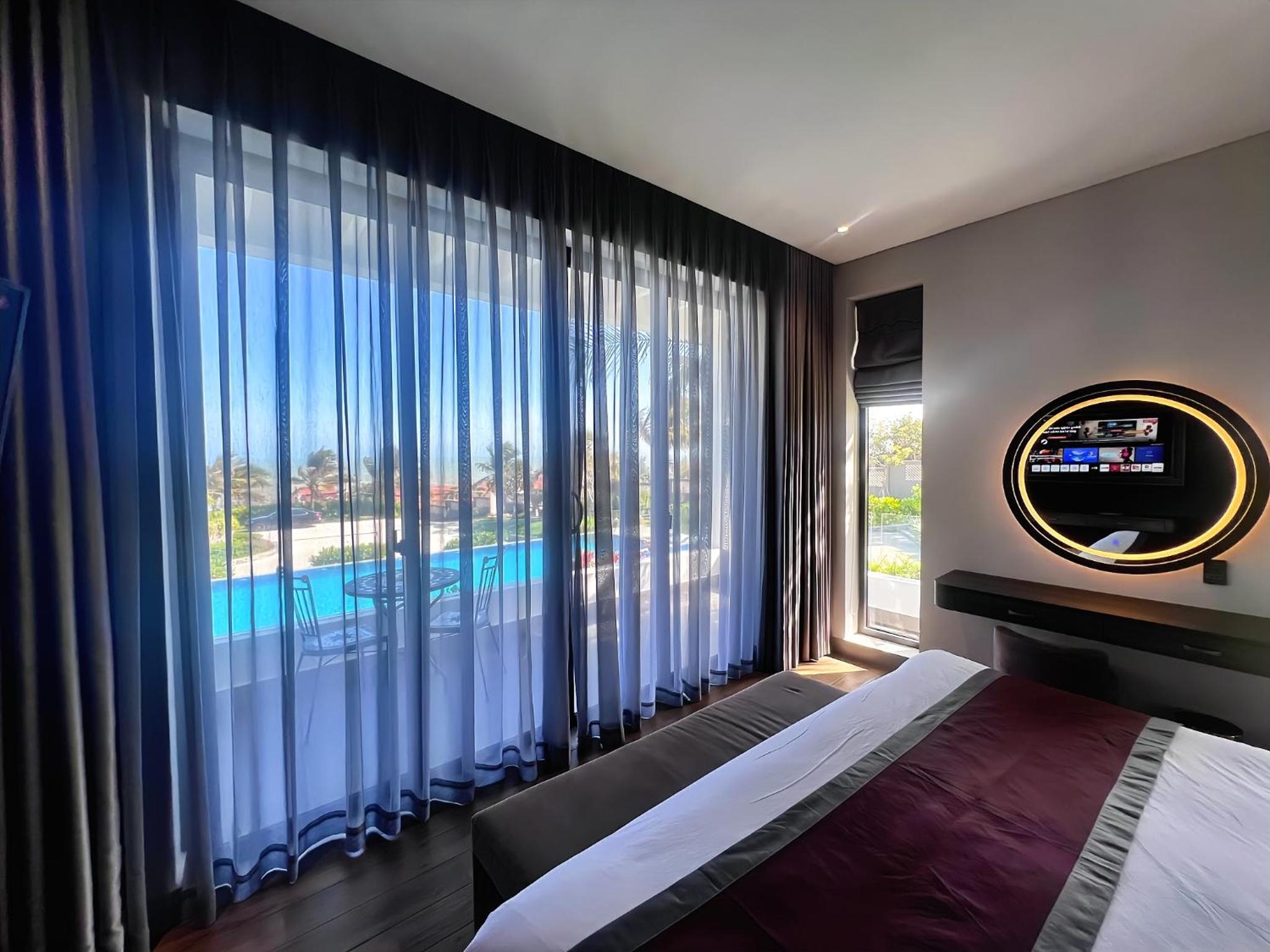 Azure Sand Retreat King Bed Ocean View photo 3