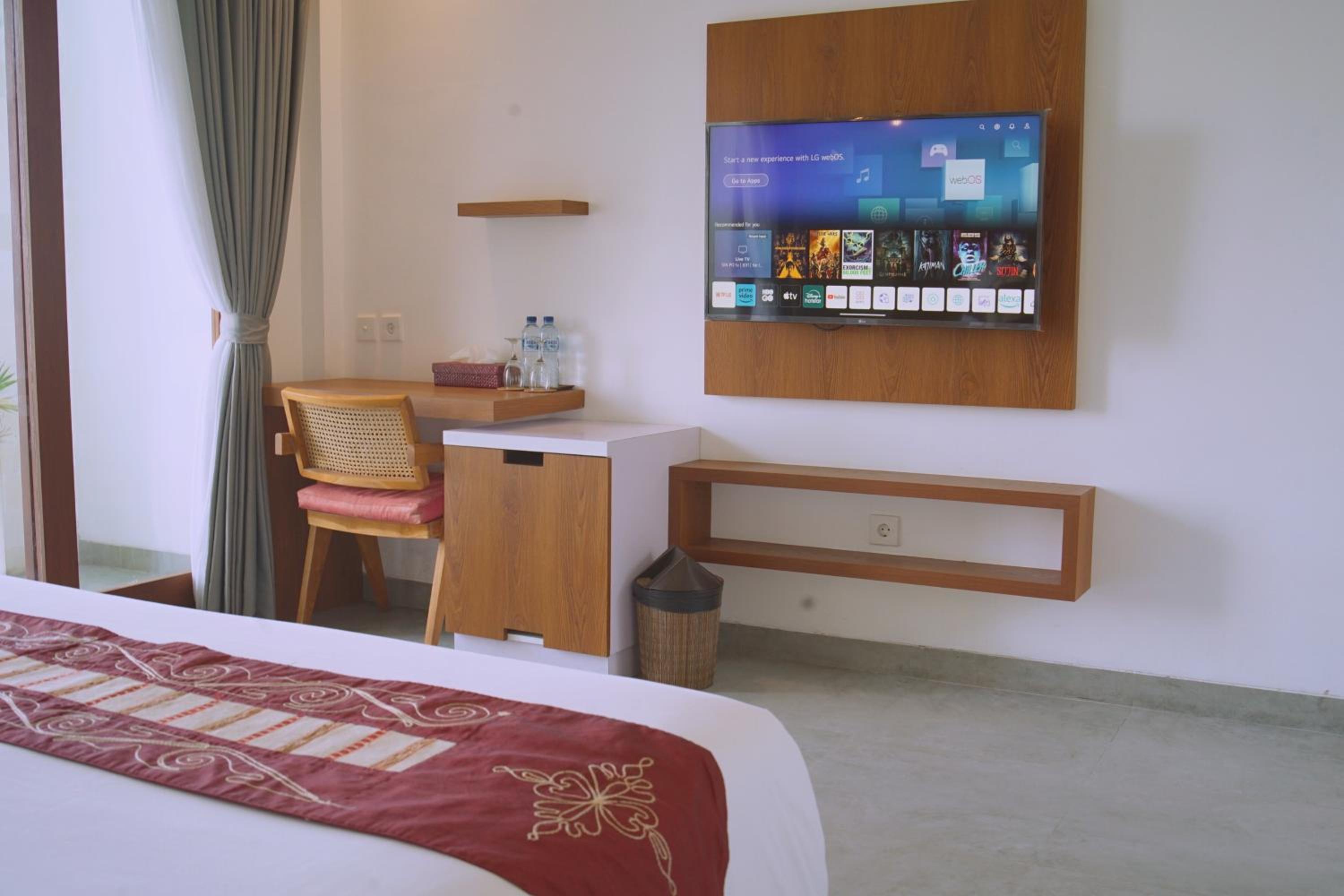 Deluxe Double Room with Sea View - Photo 8