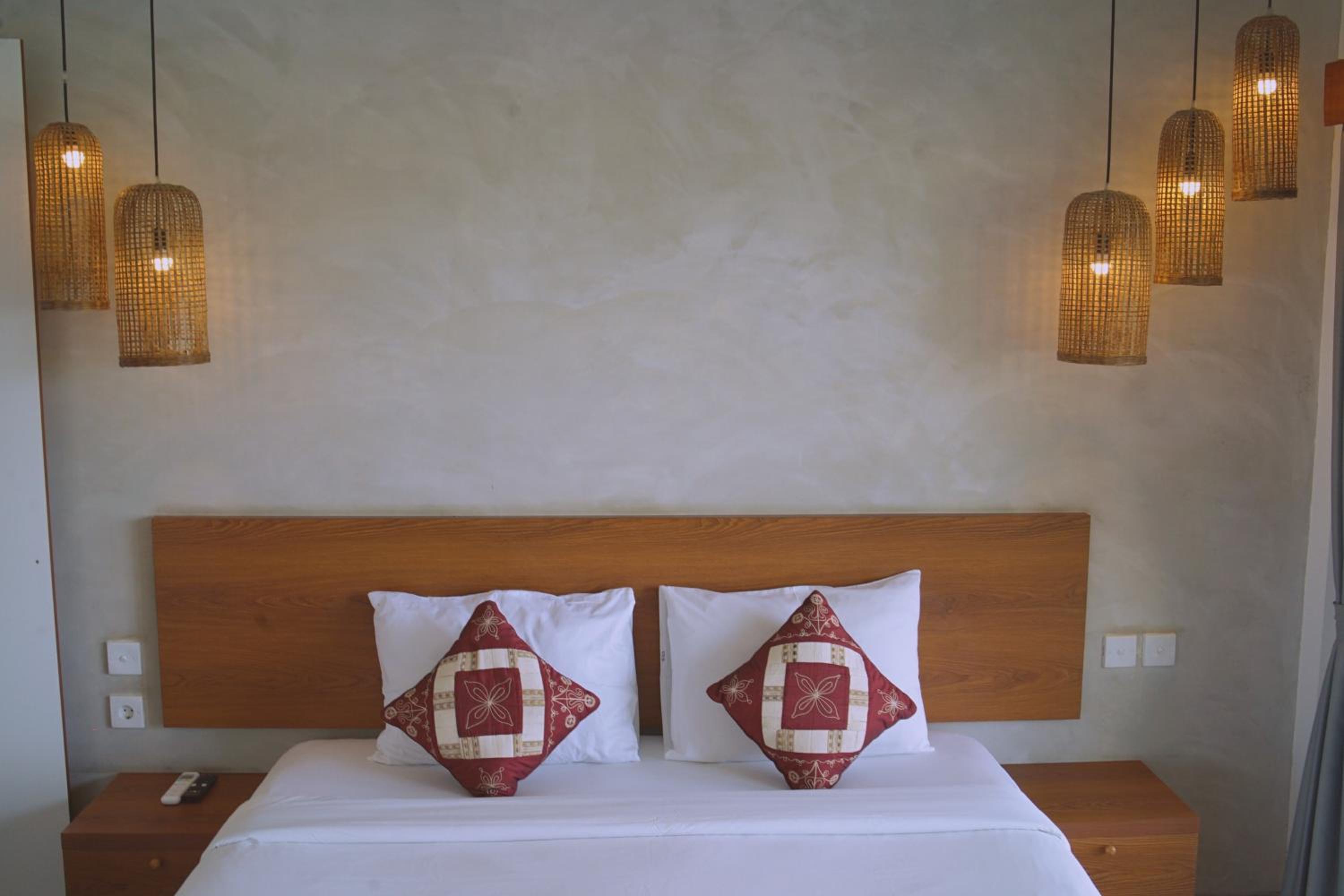 Deluxe Double Room with Sea View - Photo 9