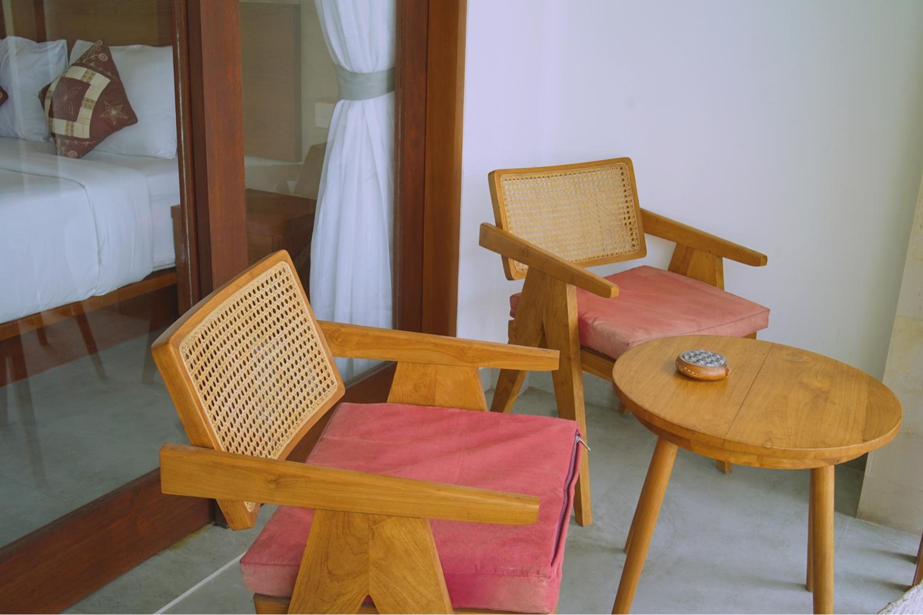 Deluxe Double Room with Sea View - Photo 12