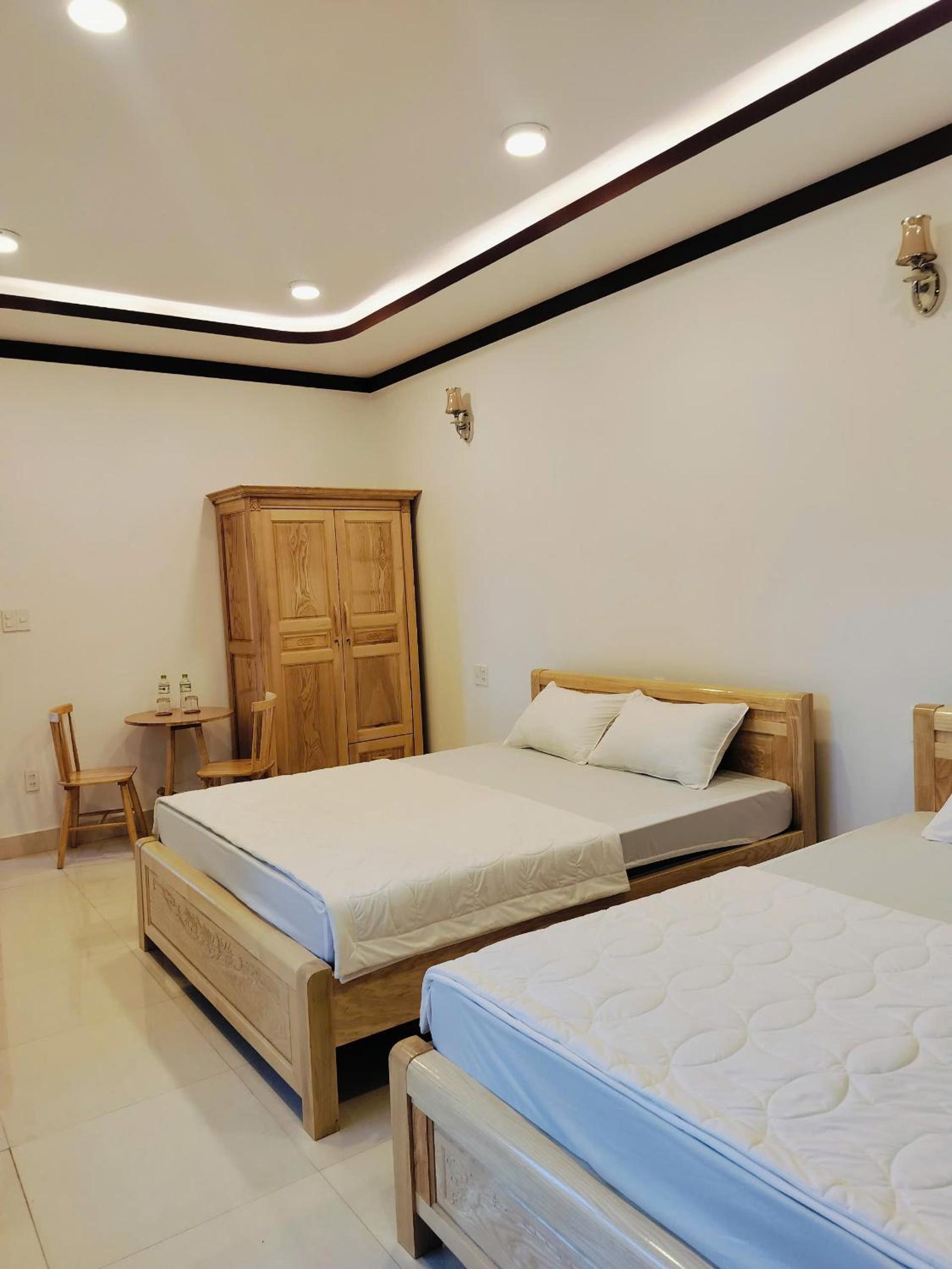 Quadruple Room with Private Bathroom