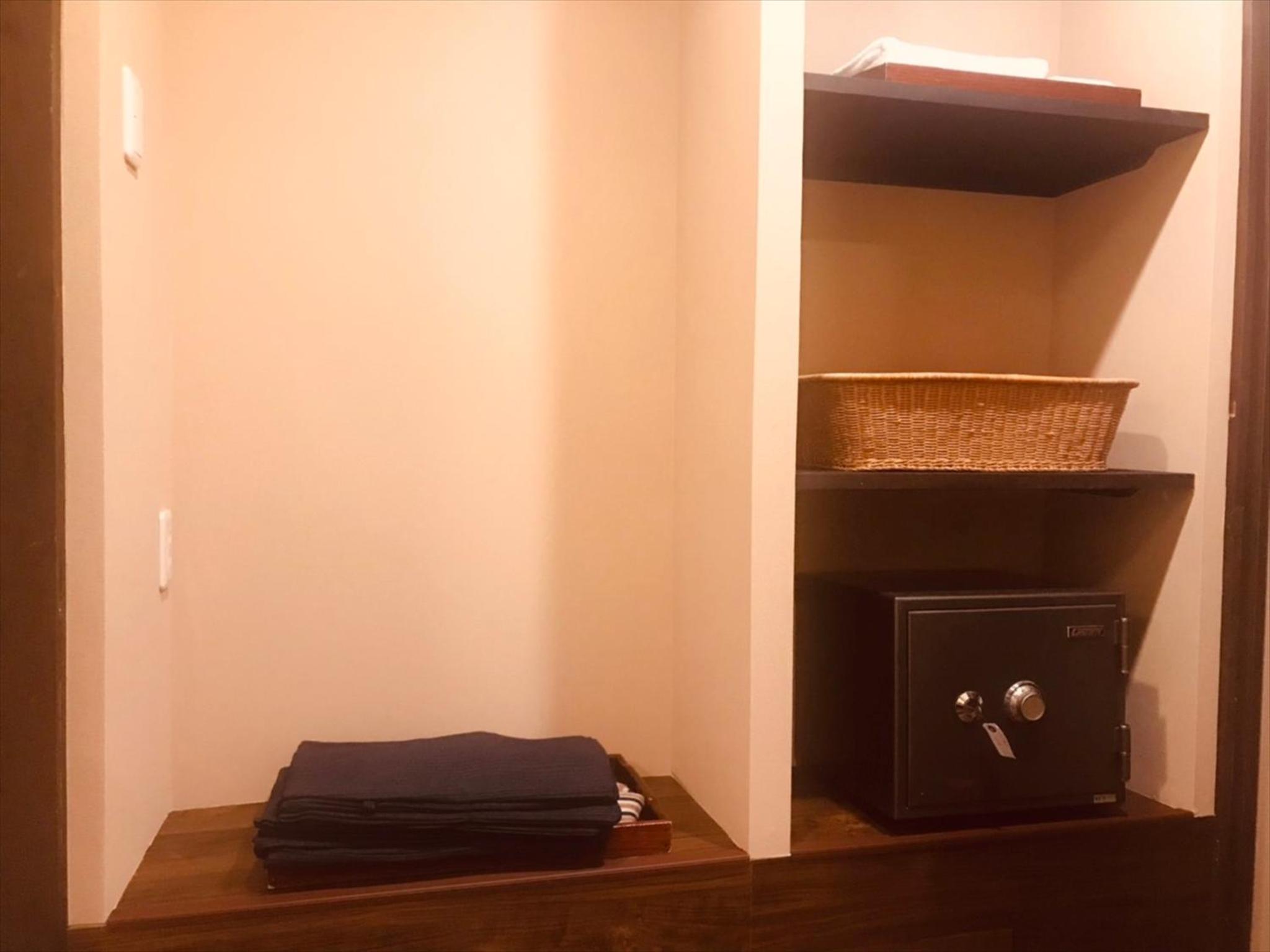 Comfort Triple Room thumbnail 5