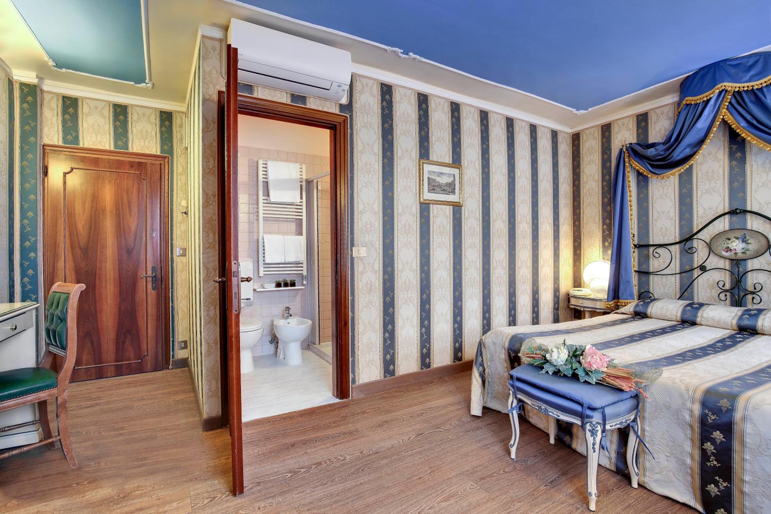 Superior Double Room photo 2