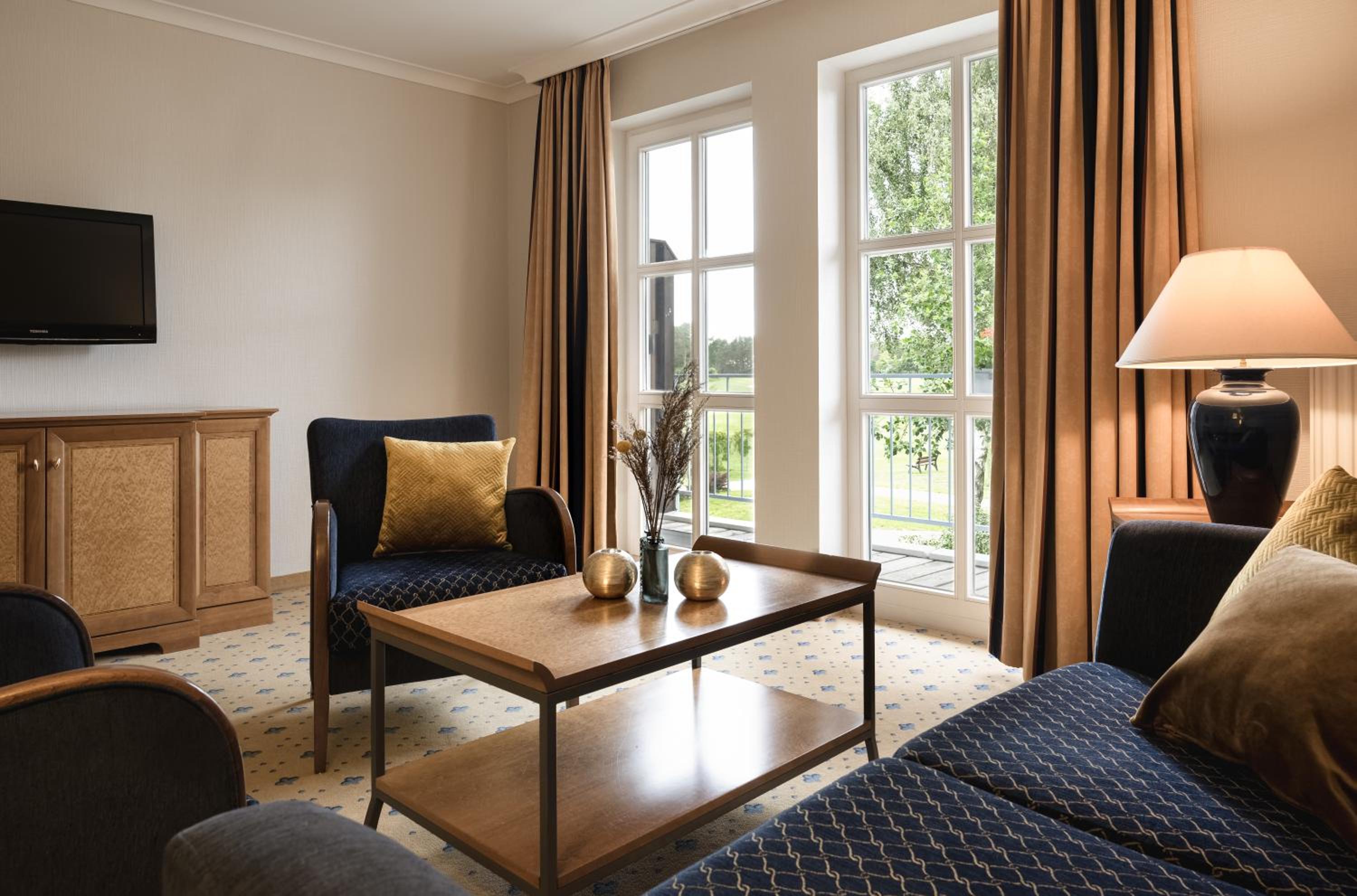 Surprise Room (1 stay - different rooms)