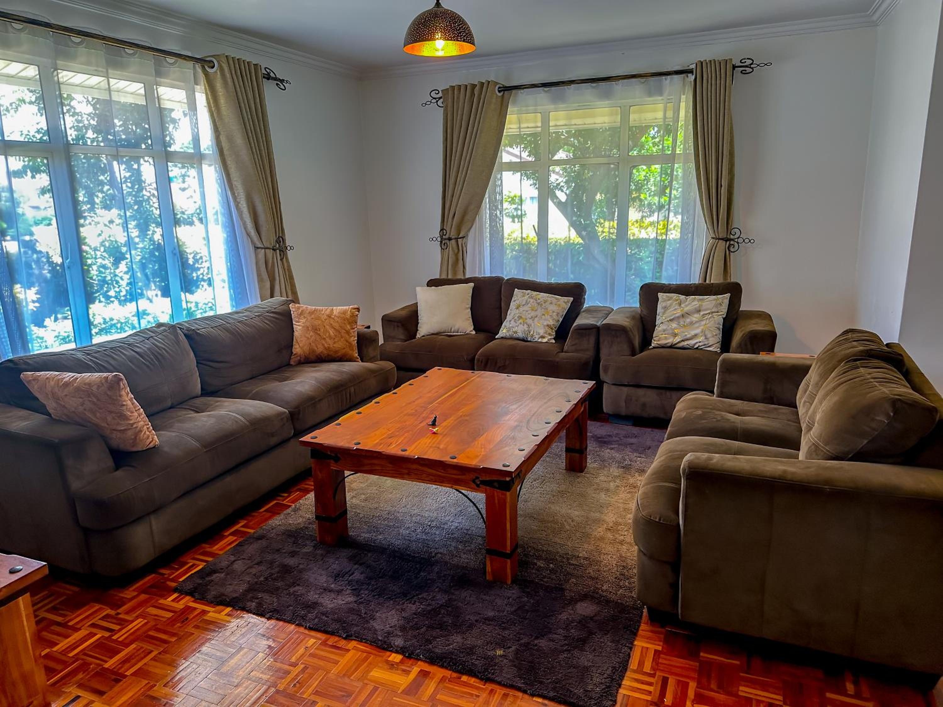 Villa photo 2