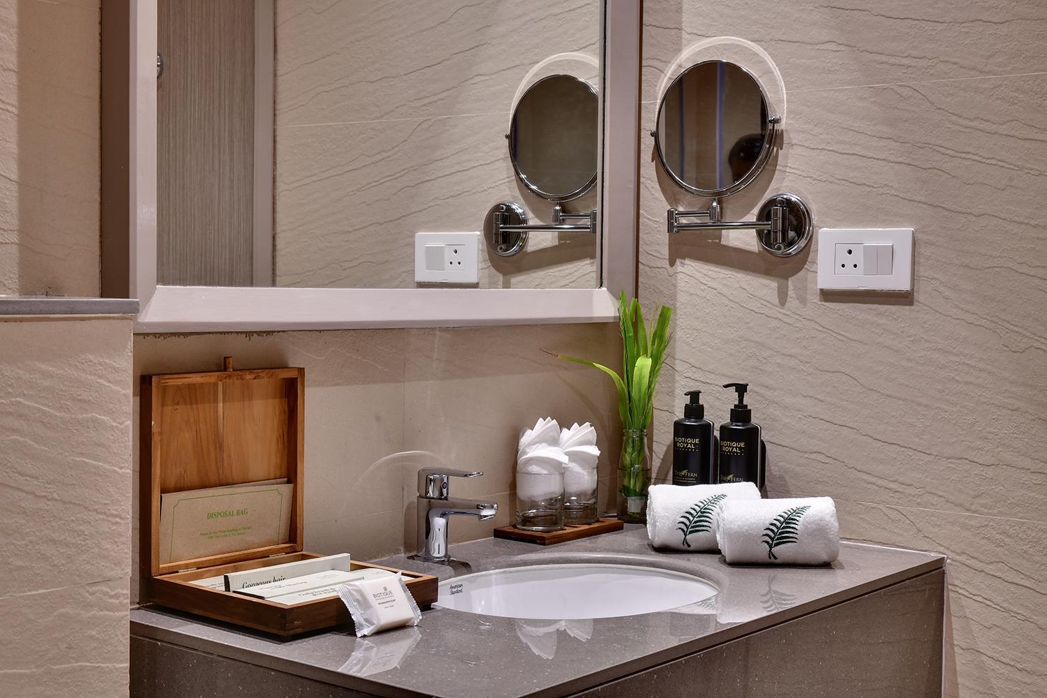  Hazel Suite Room - Photo 1