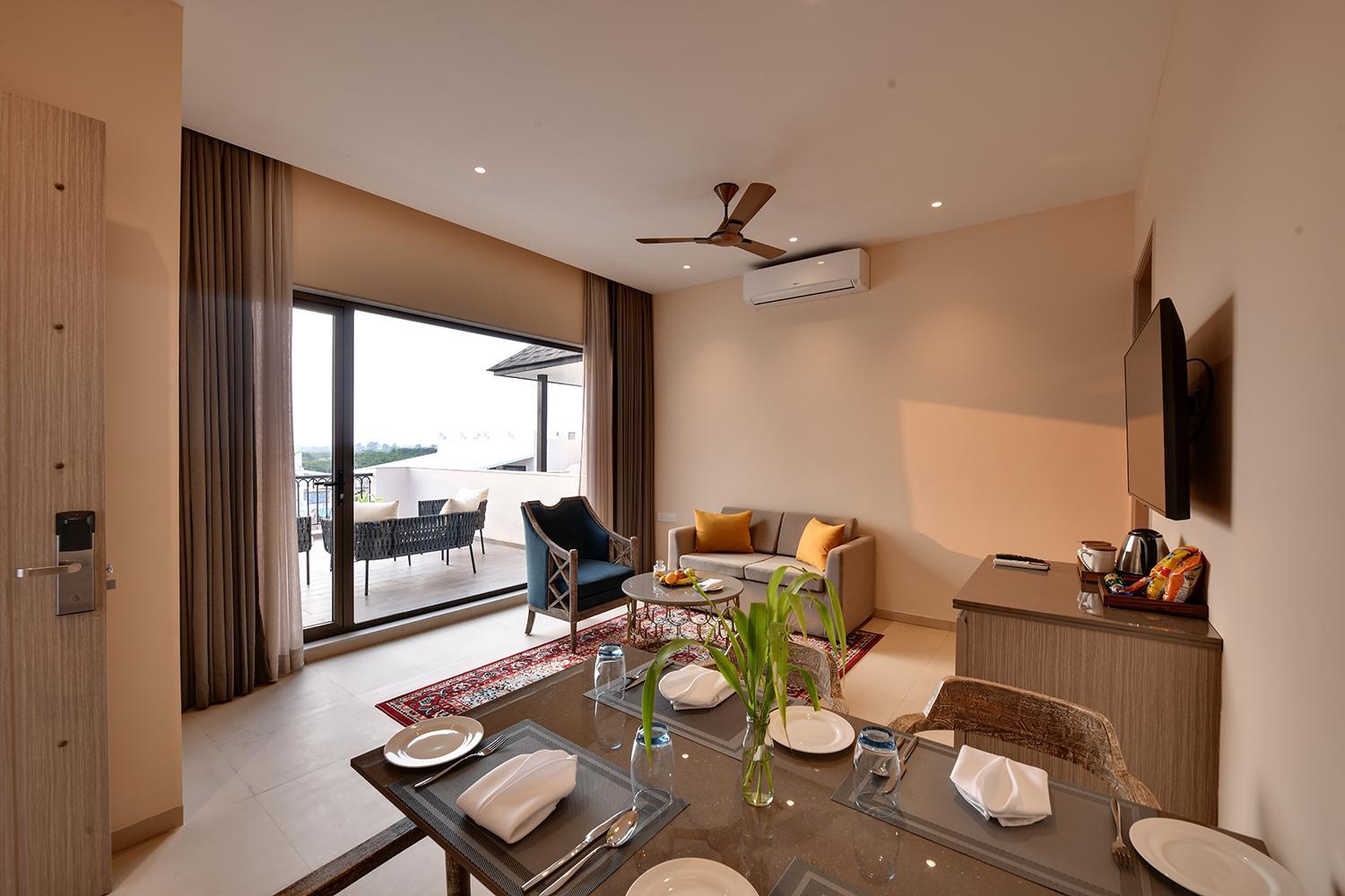  Hazel Suite Room - Photo 10