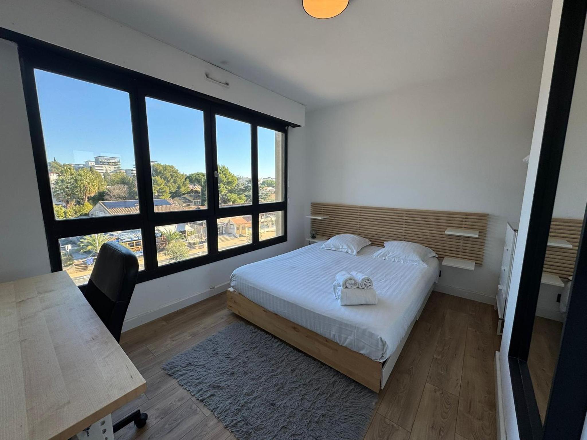 Apartment with City View photo 3