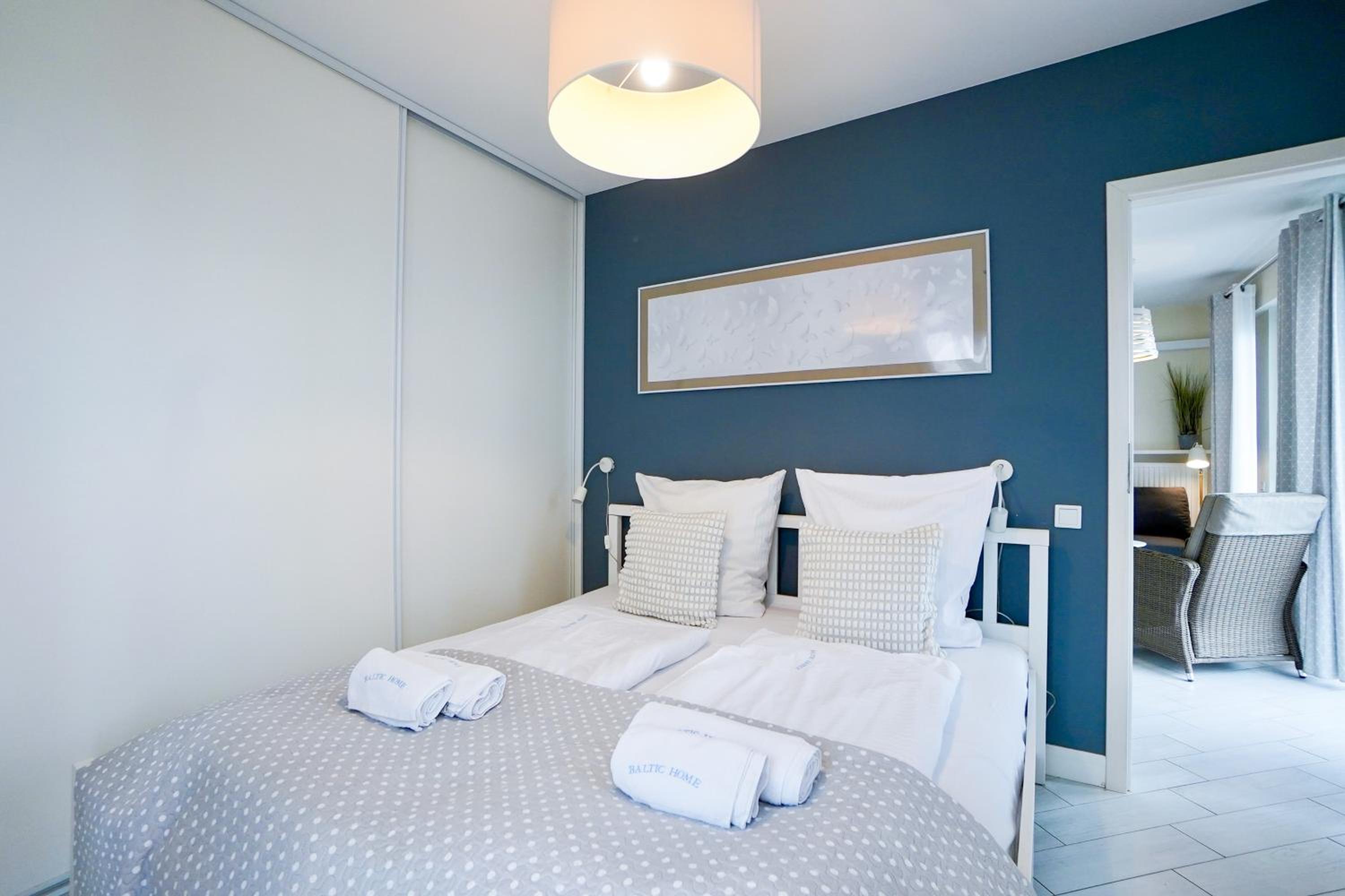 One-Bedroom Apartment with Balcony and Sea View photo 1