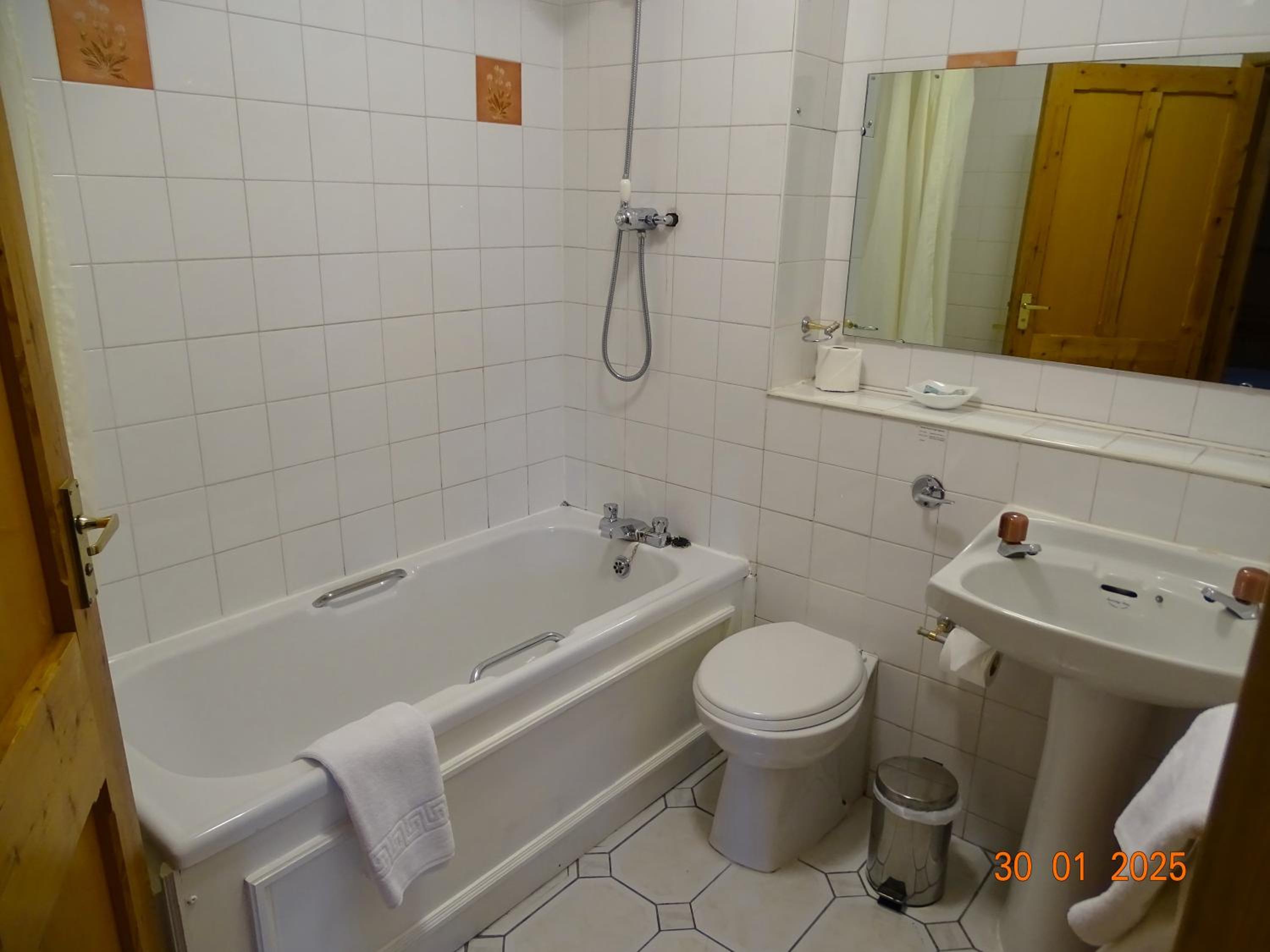 Classic Triple Room - Photo 2