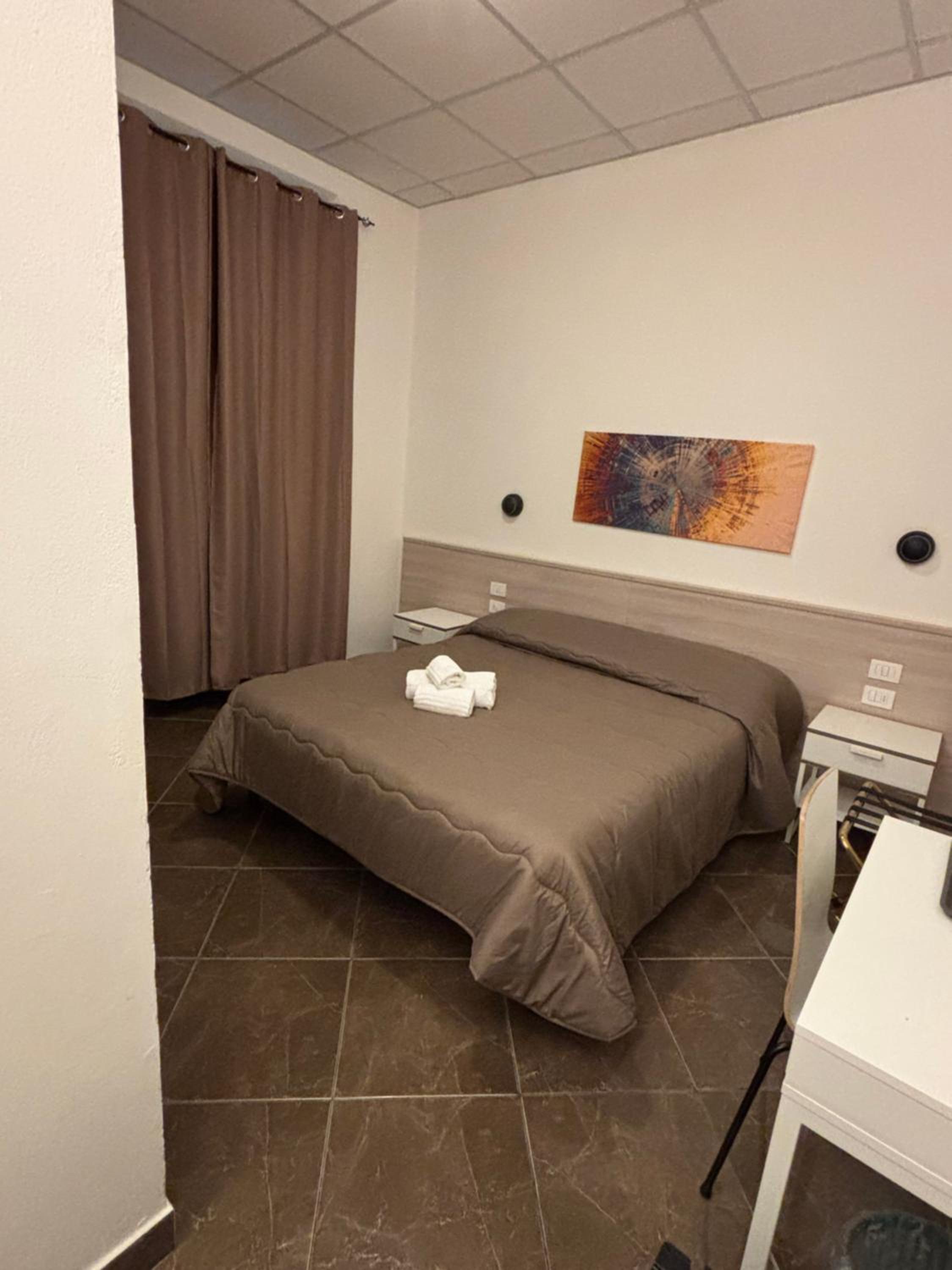 Small Double Room photo 1