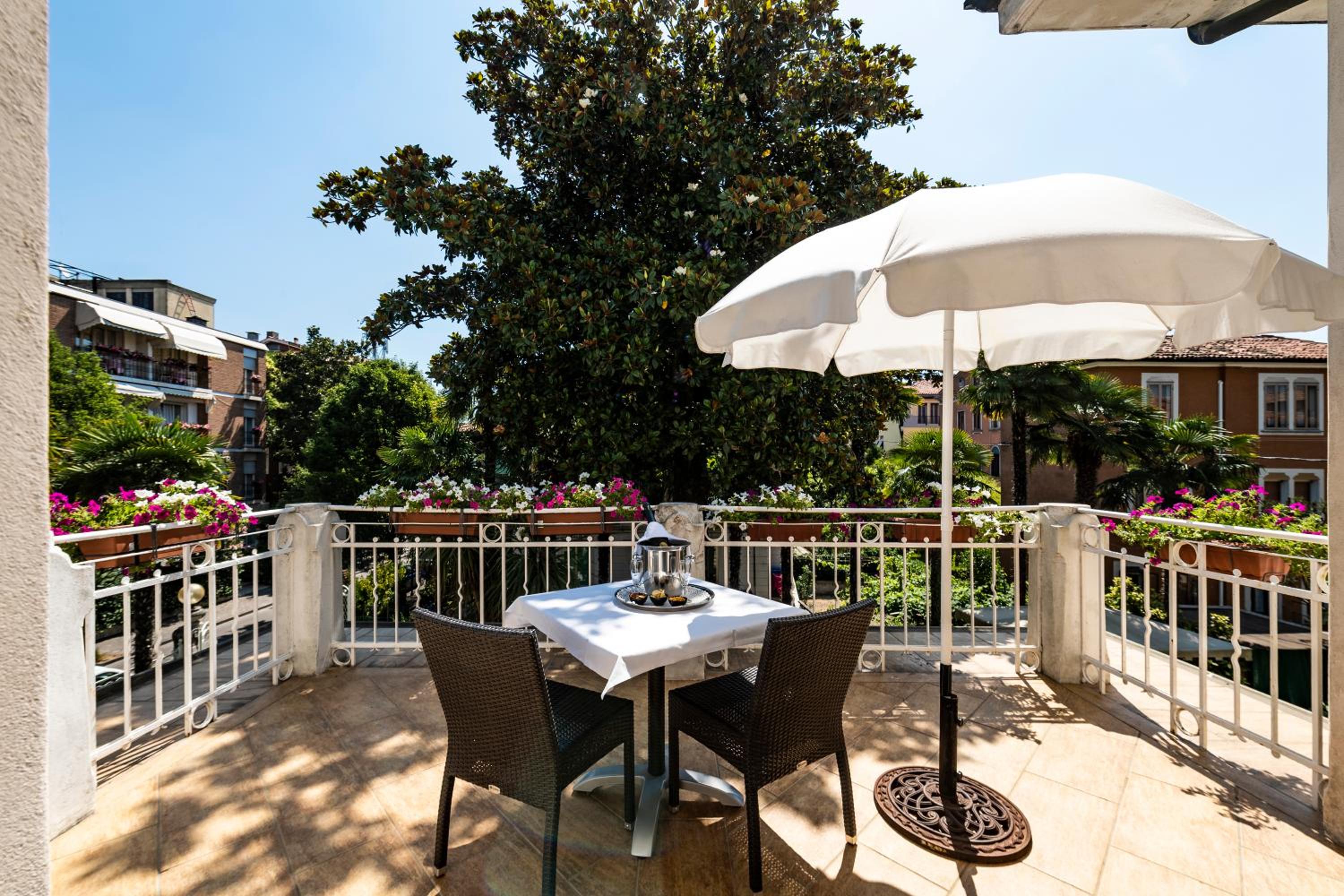Superior Double or Twin Room with Terrace photo 1
