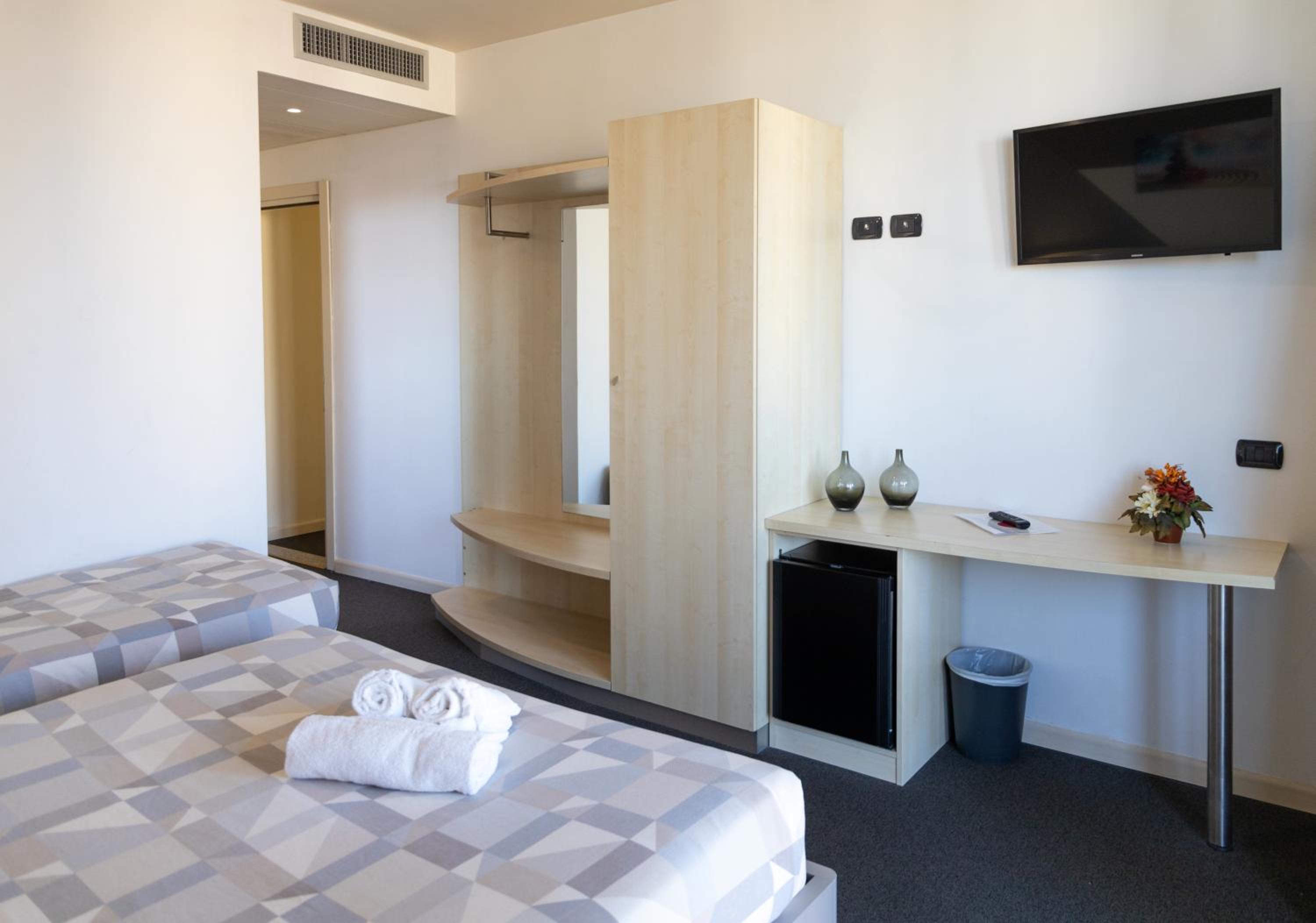 Classic Triple Room with Balcony photo 1
