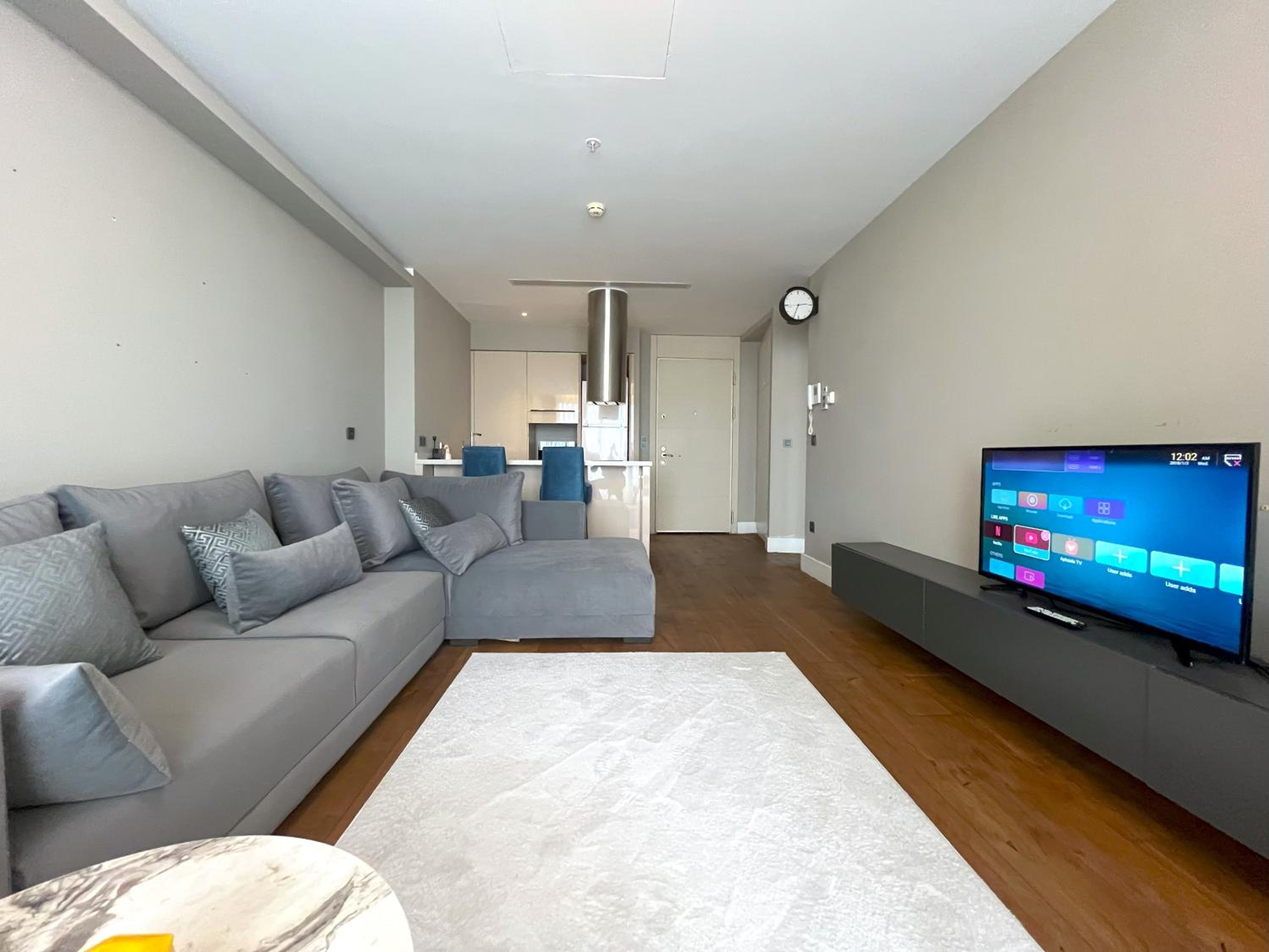 One-Bedroom Apartment with Sea View photo 2