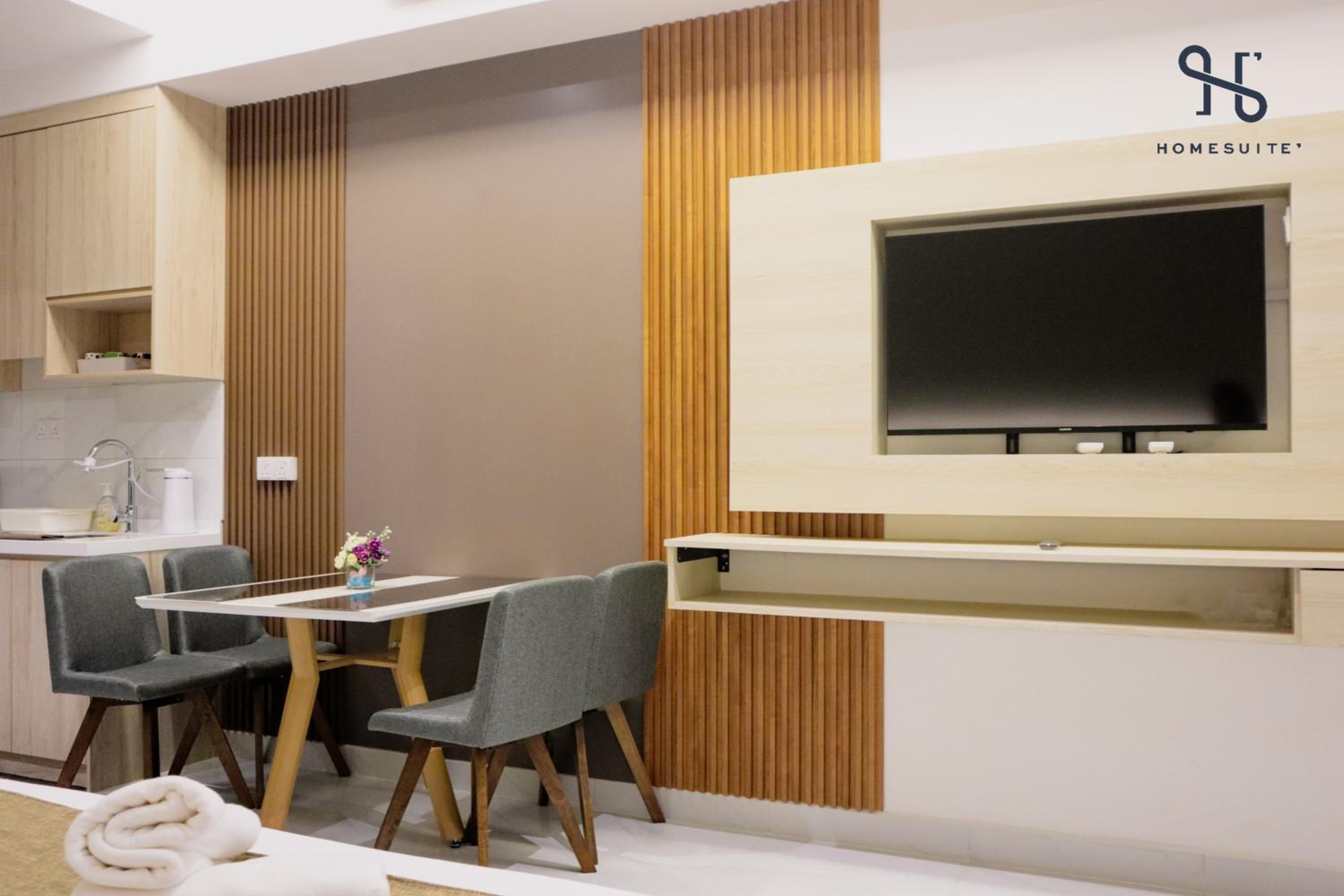 Deluxe Double or Twin Room with City View