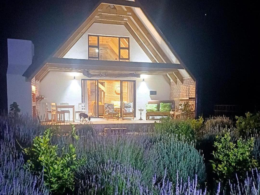 Deluxe Holiday Home photo 3