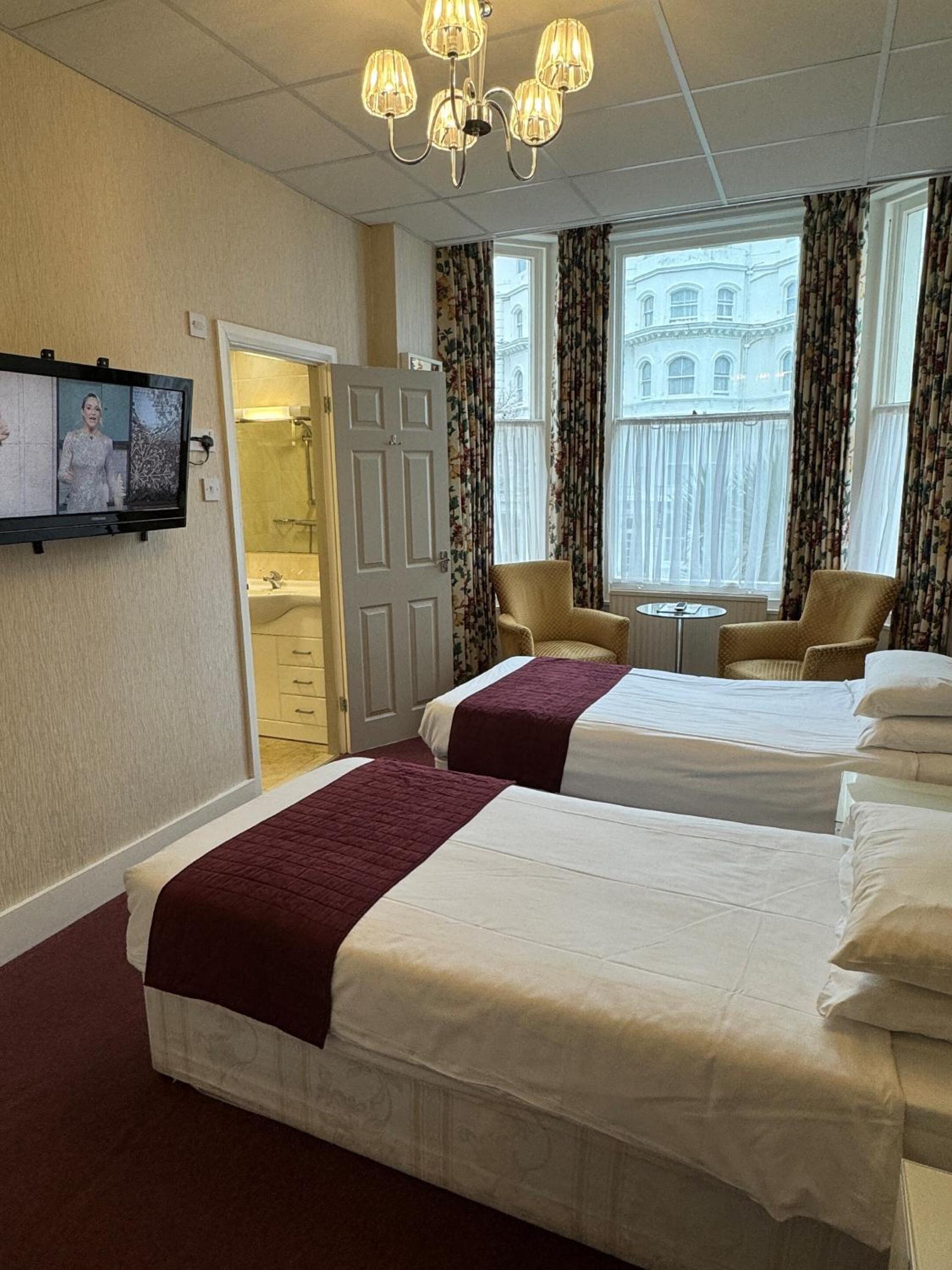 Deluxe Twin Room - Photo 4