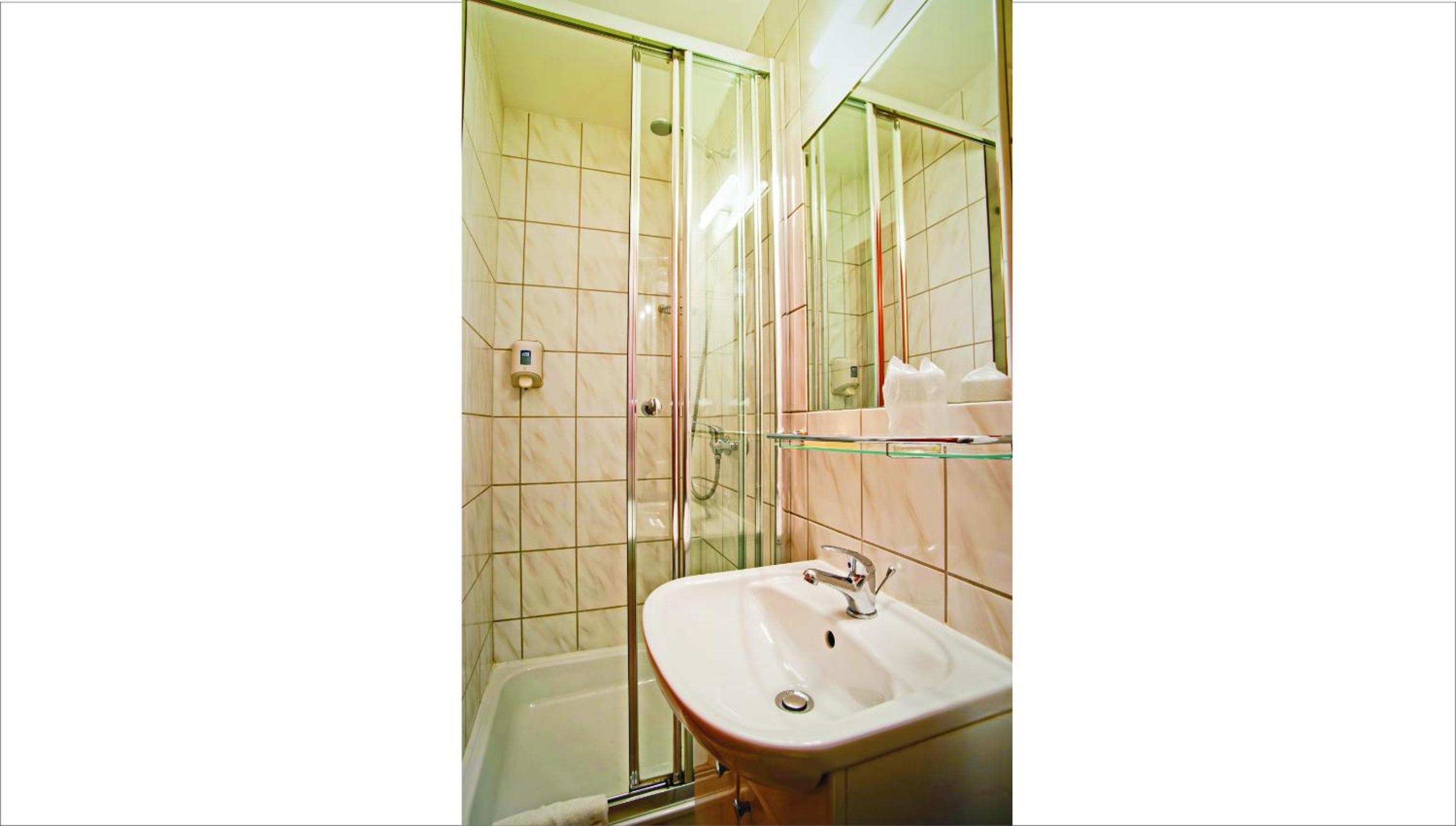 Single Room photo 3