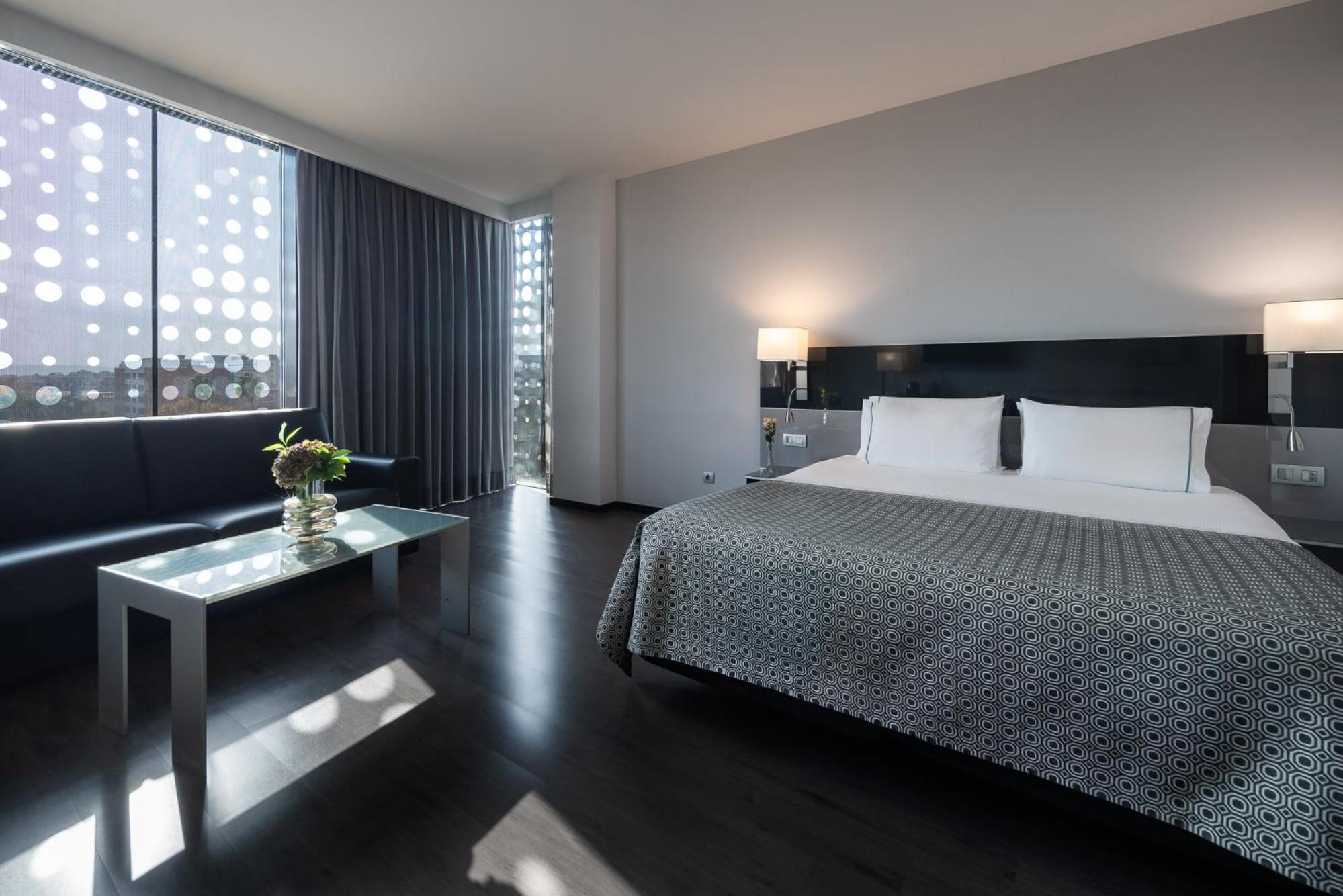 Suite - Photo 4