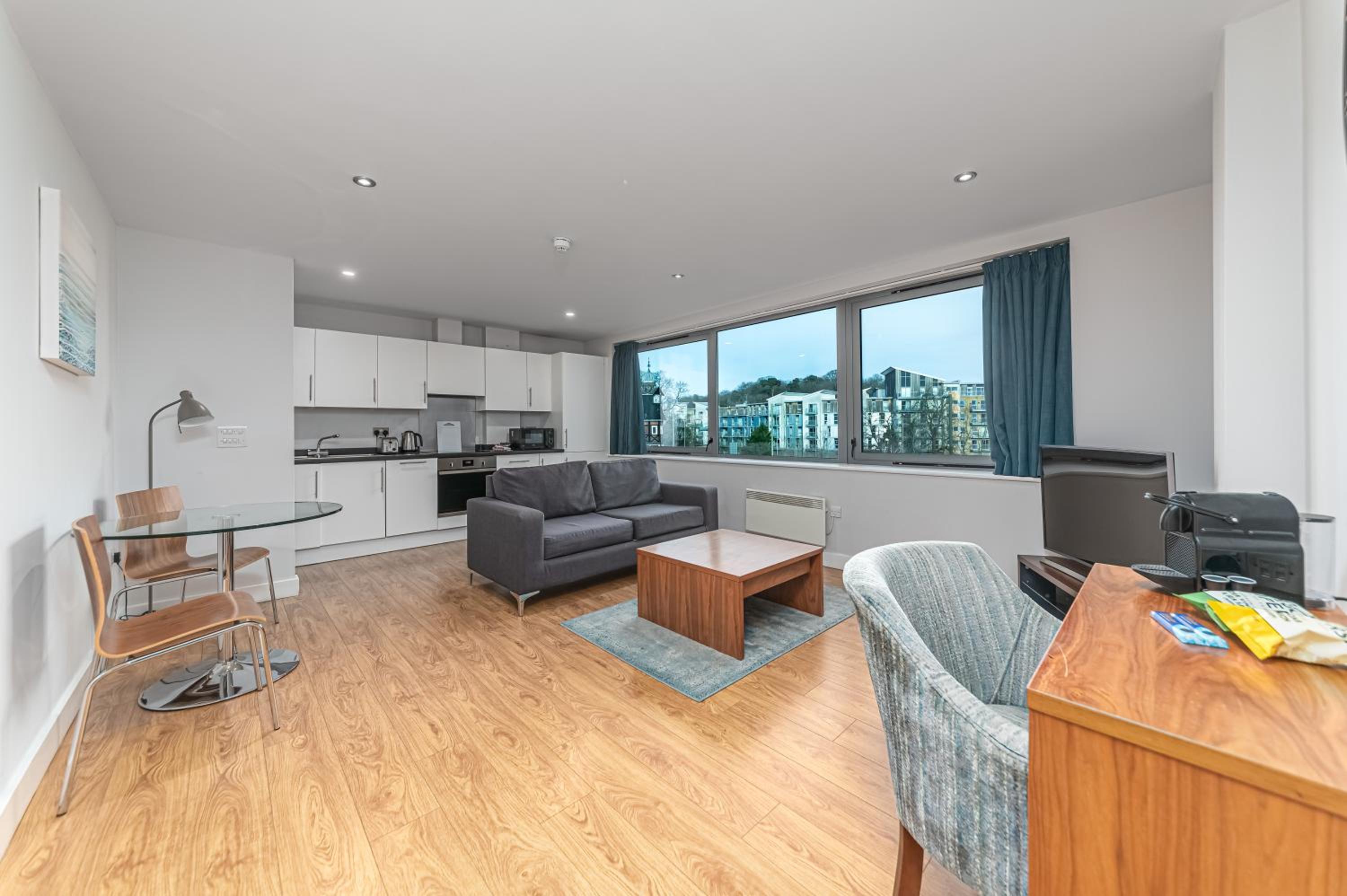 One-Bedroom Apartment with Sofa Bed - Photo 2