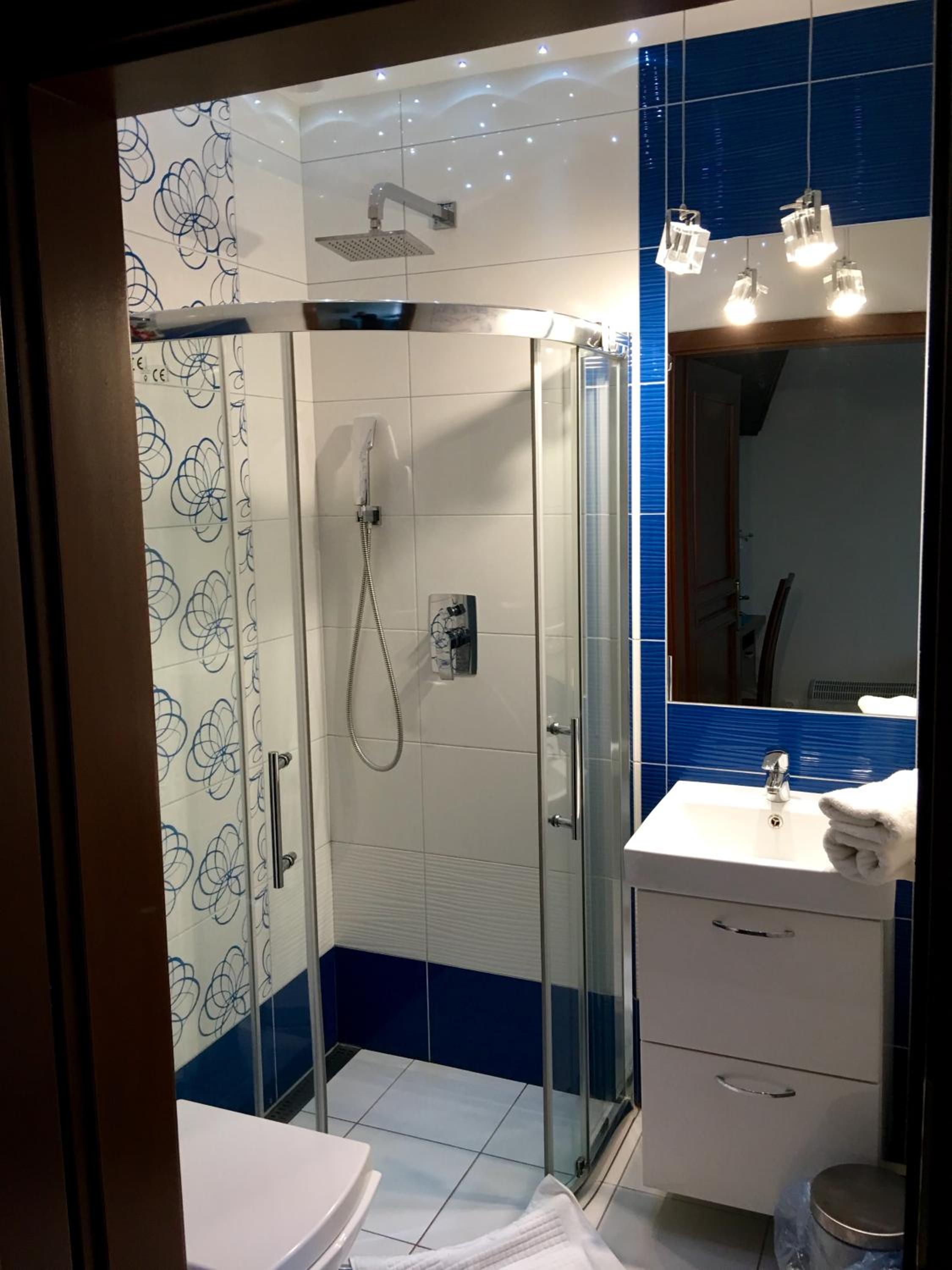 Double Room - Photo 7