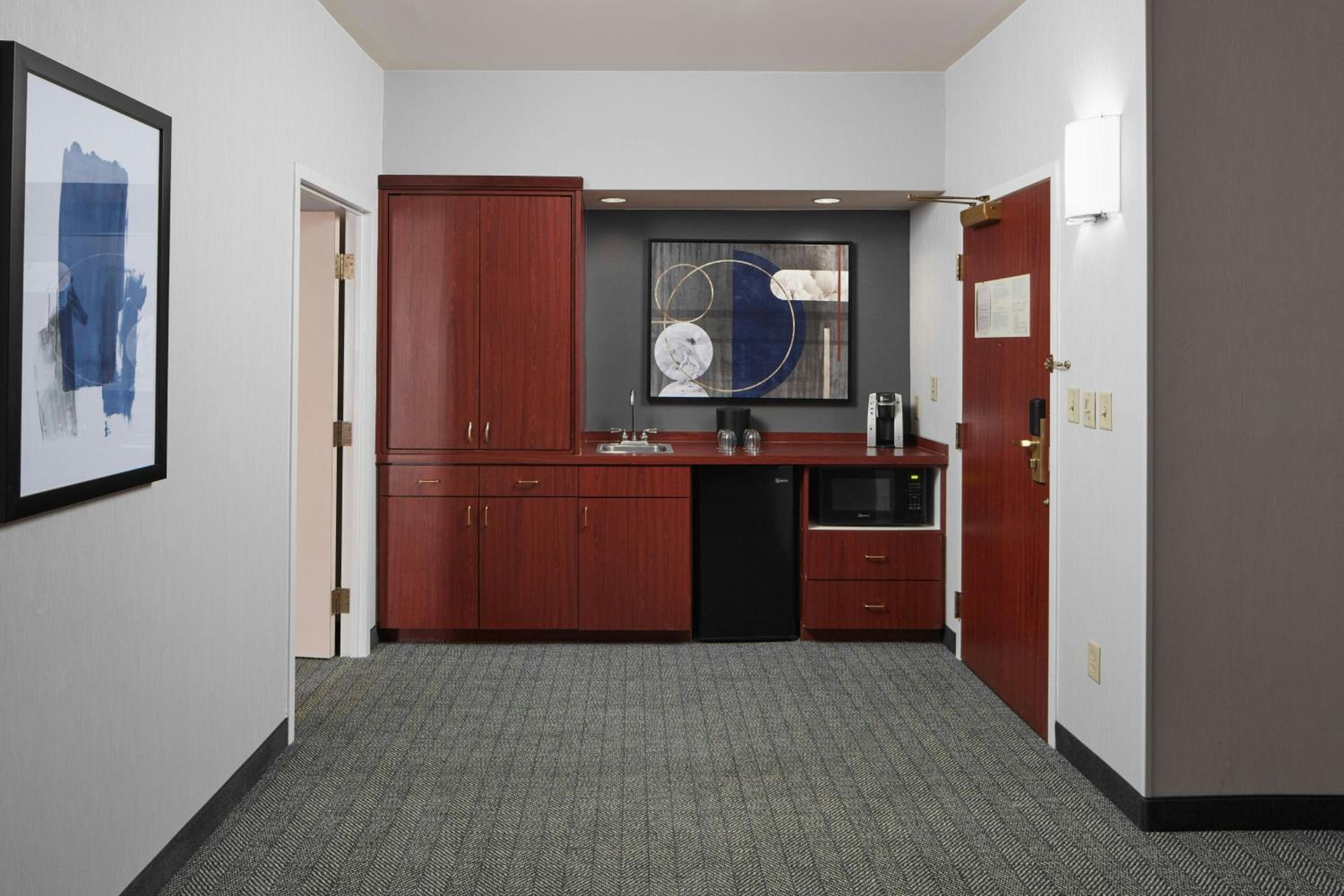 King Suite with Sofa Bed and Roll-in Shower - Mobility Accessible photo 3