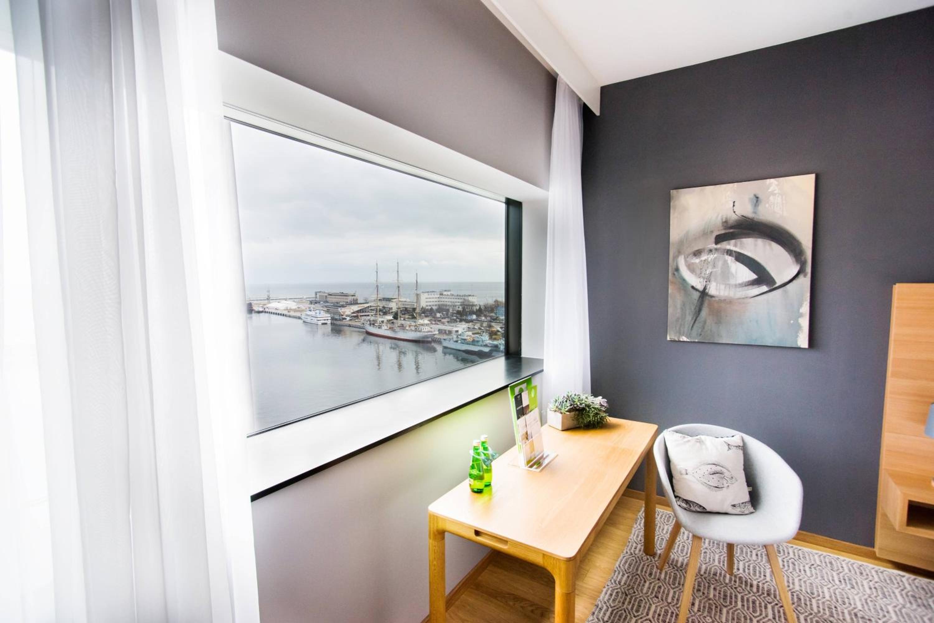 One-Bedroom King Suite