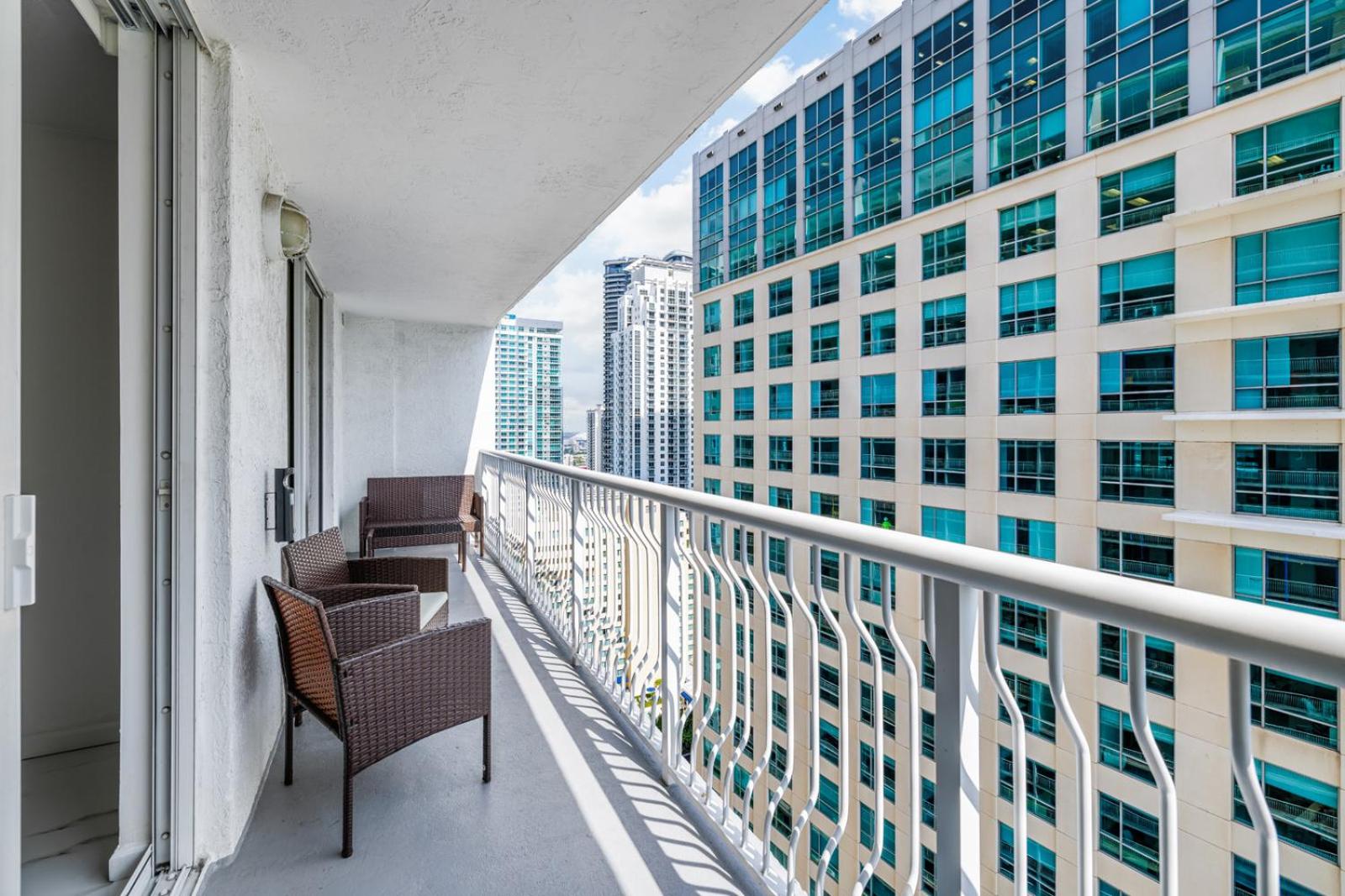 Apartment with Balcony photo 3