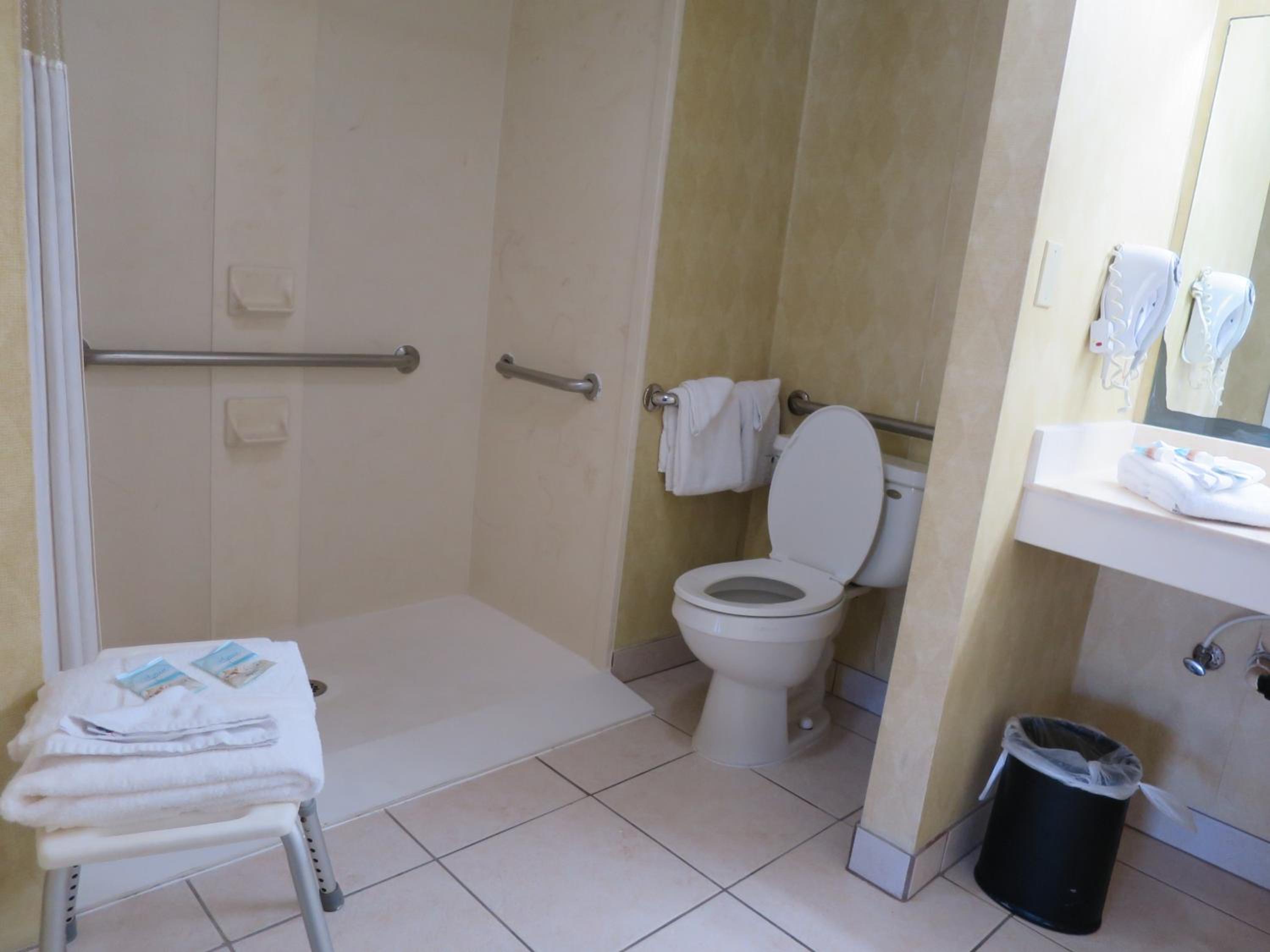 King Room - Non-Smoking - Disability Access - Photo 2