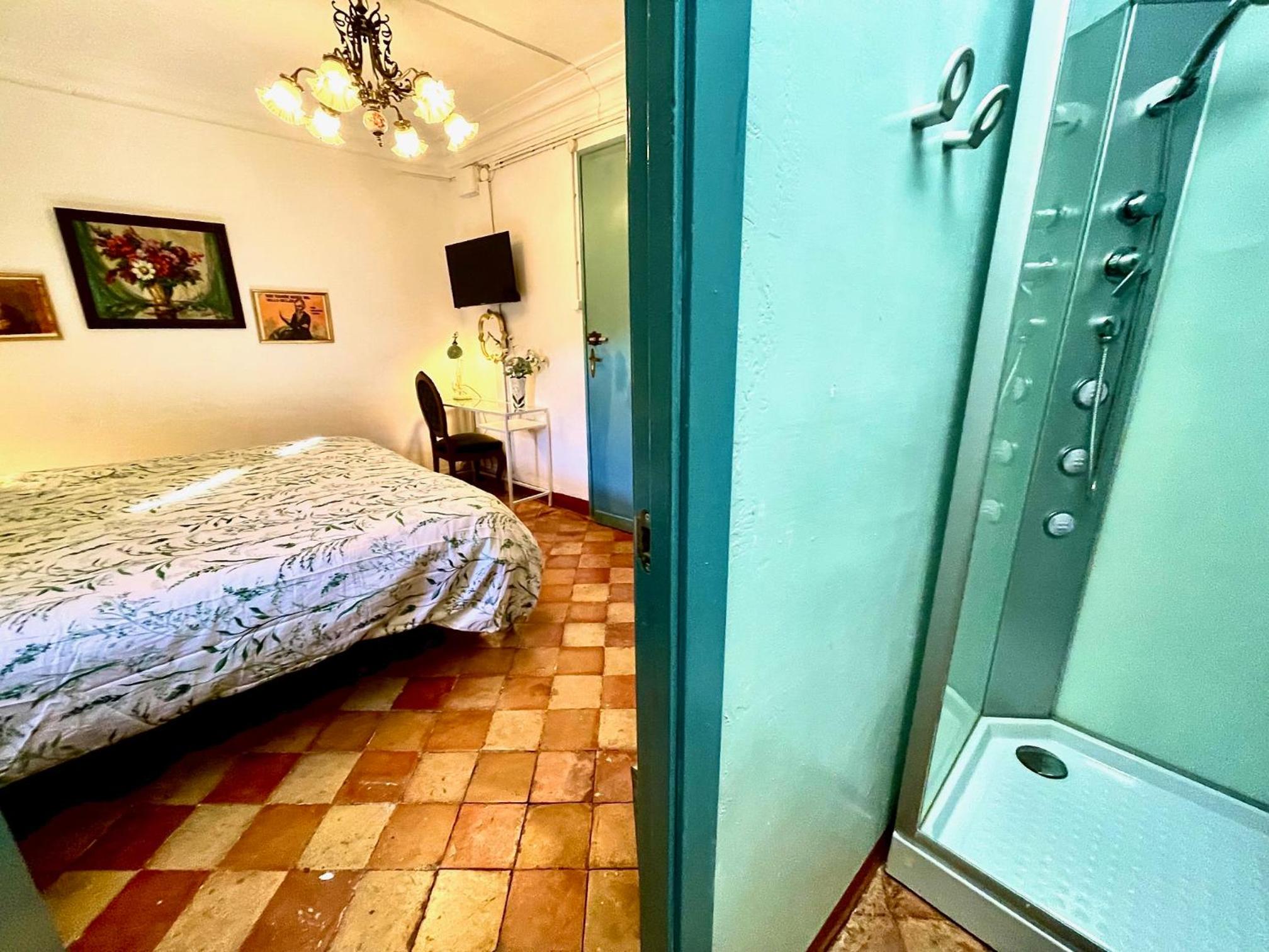 Deluxe King Room photo 3