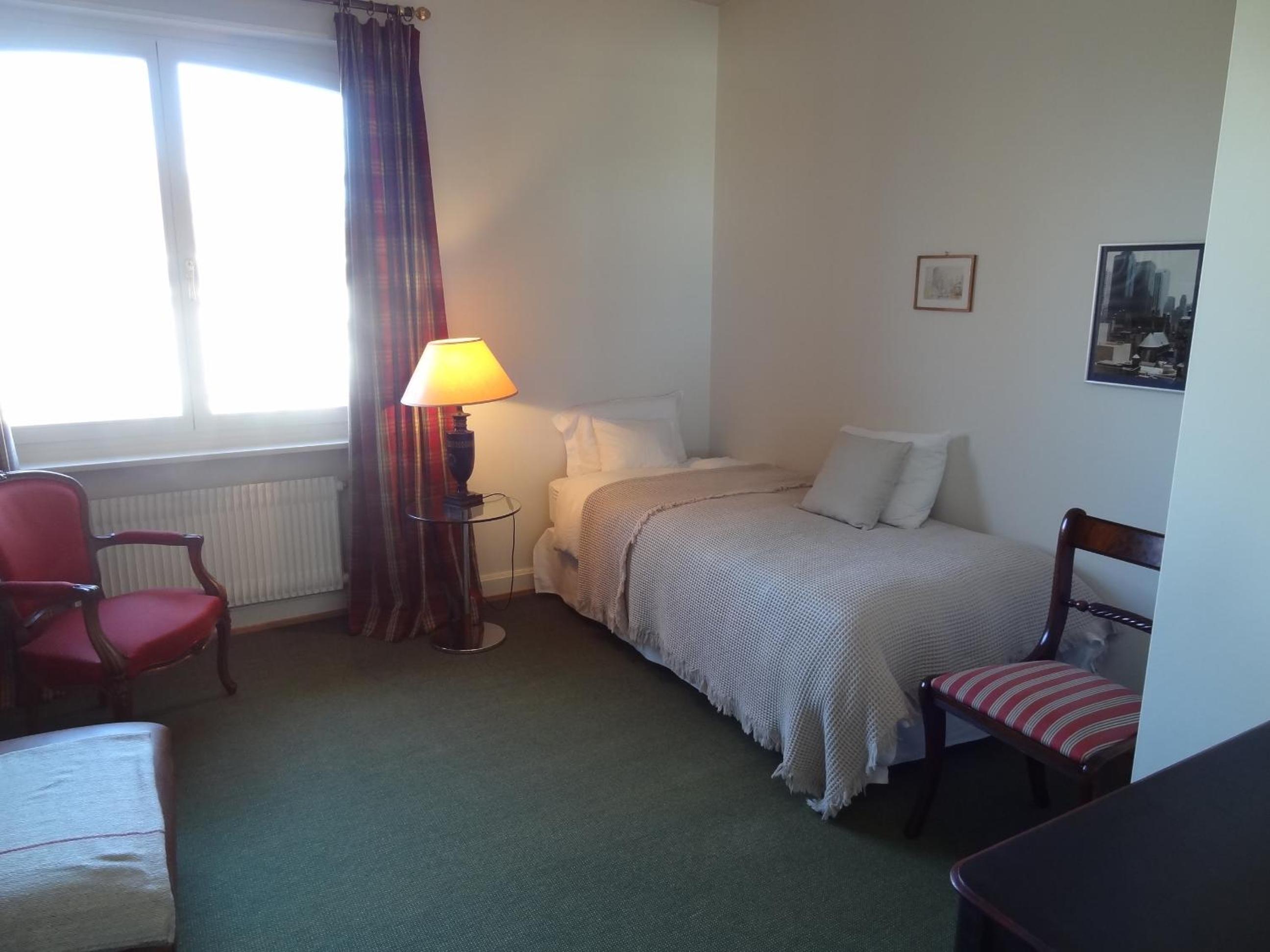 Single Room photo 2
