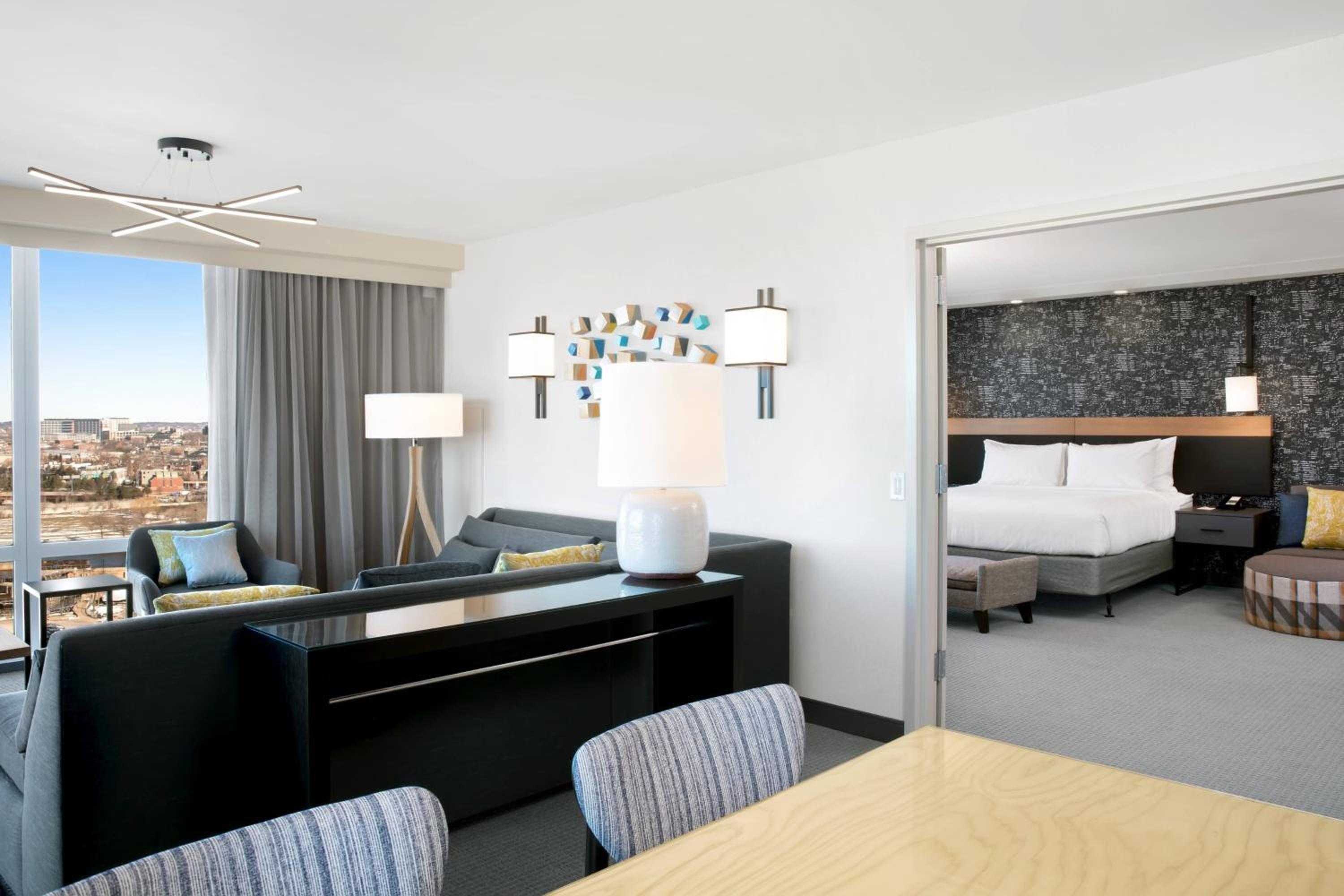 One-Bedroom King Suite with Roll-In Shower, Bathtub and Sofa Bed - Mobility Access/Hearing Accessible photo 2