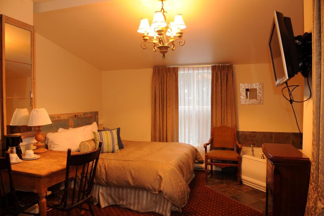 Queen Room with Spa Bath photo 1