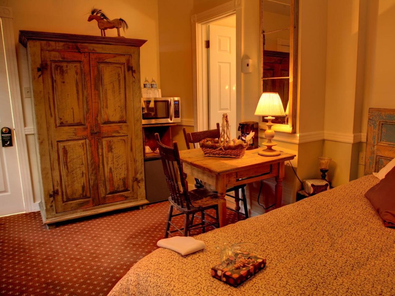 Queen Room with Spa Bath photo 2