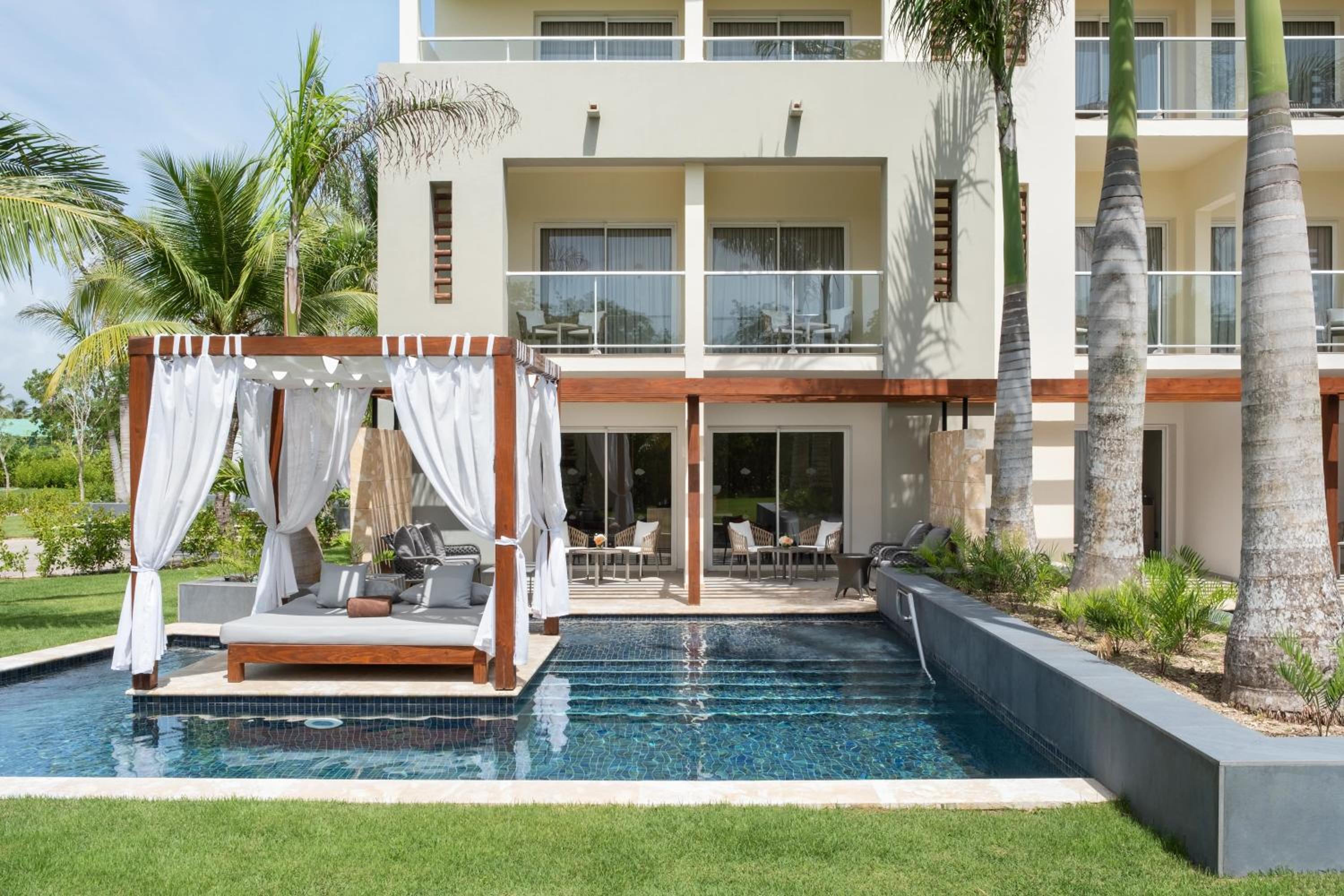 Preferred Club Master Suite Private Pool - Photo 1