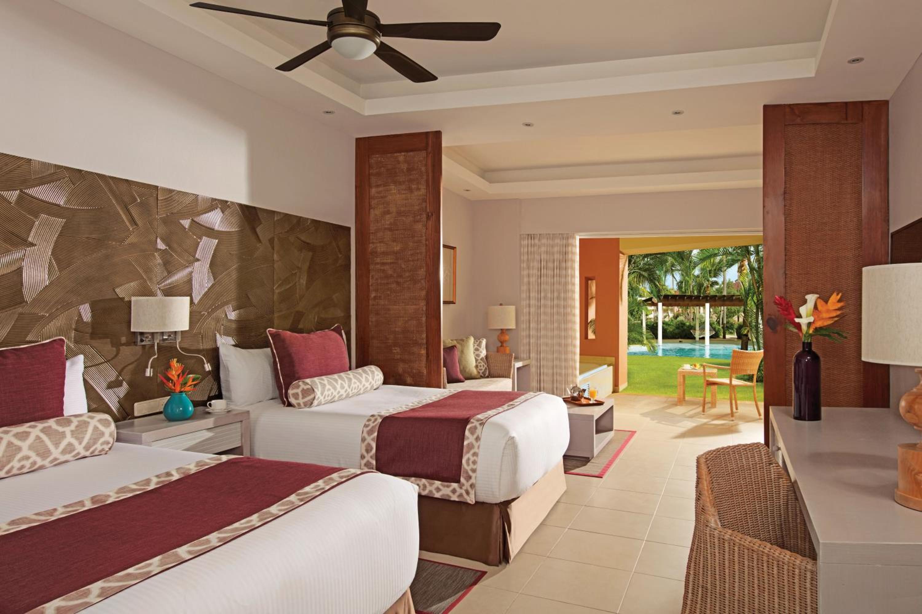 Preferred Club Deluxe Swim Up Double - Photo 2