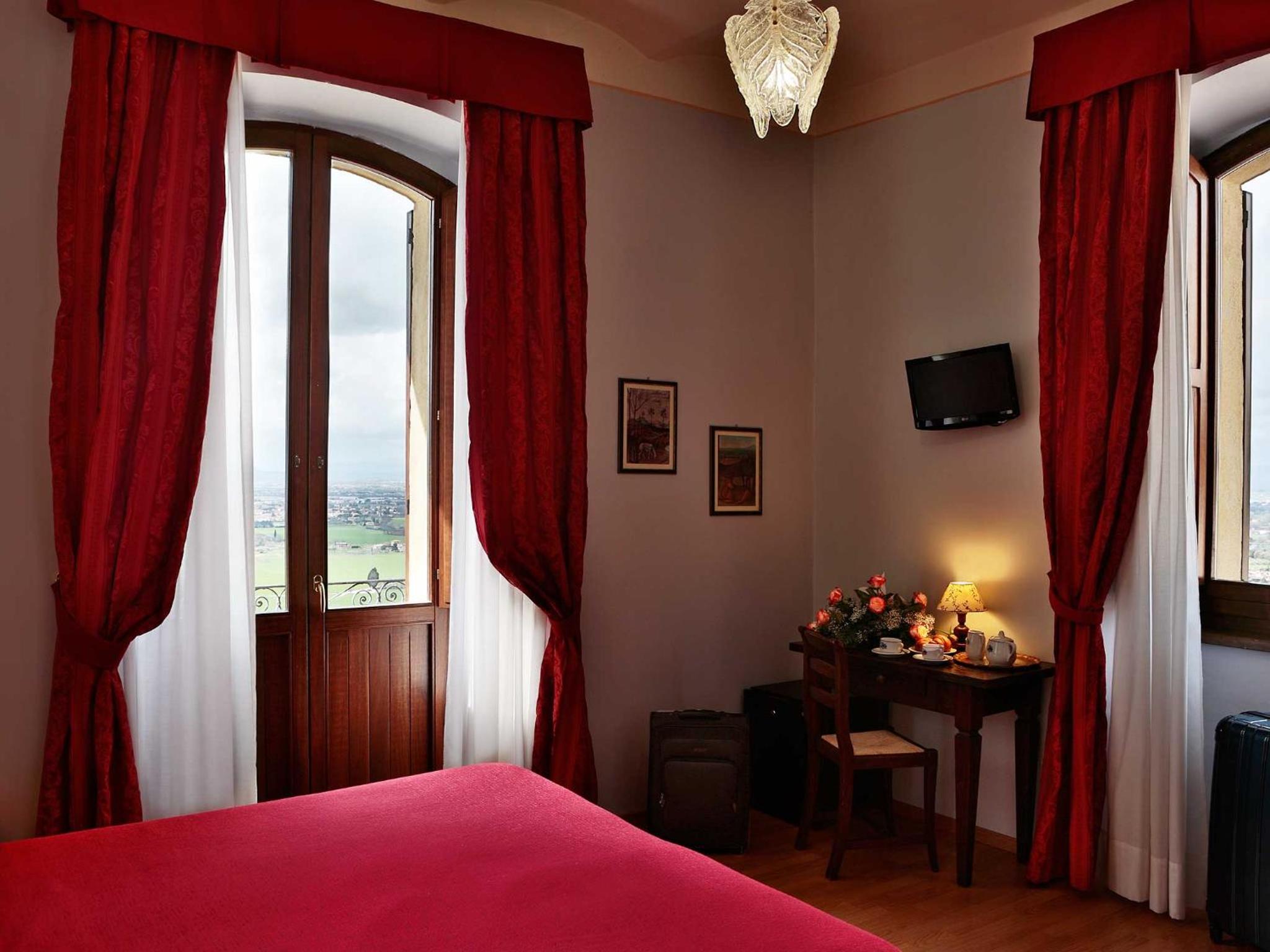 Double or Twin Room with Balcony and Valley View - Photo 6