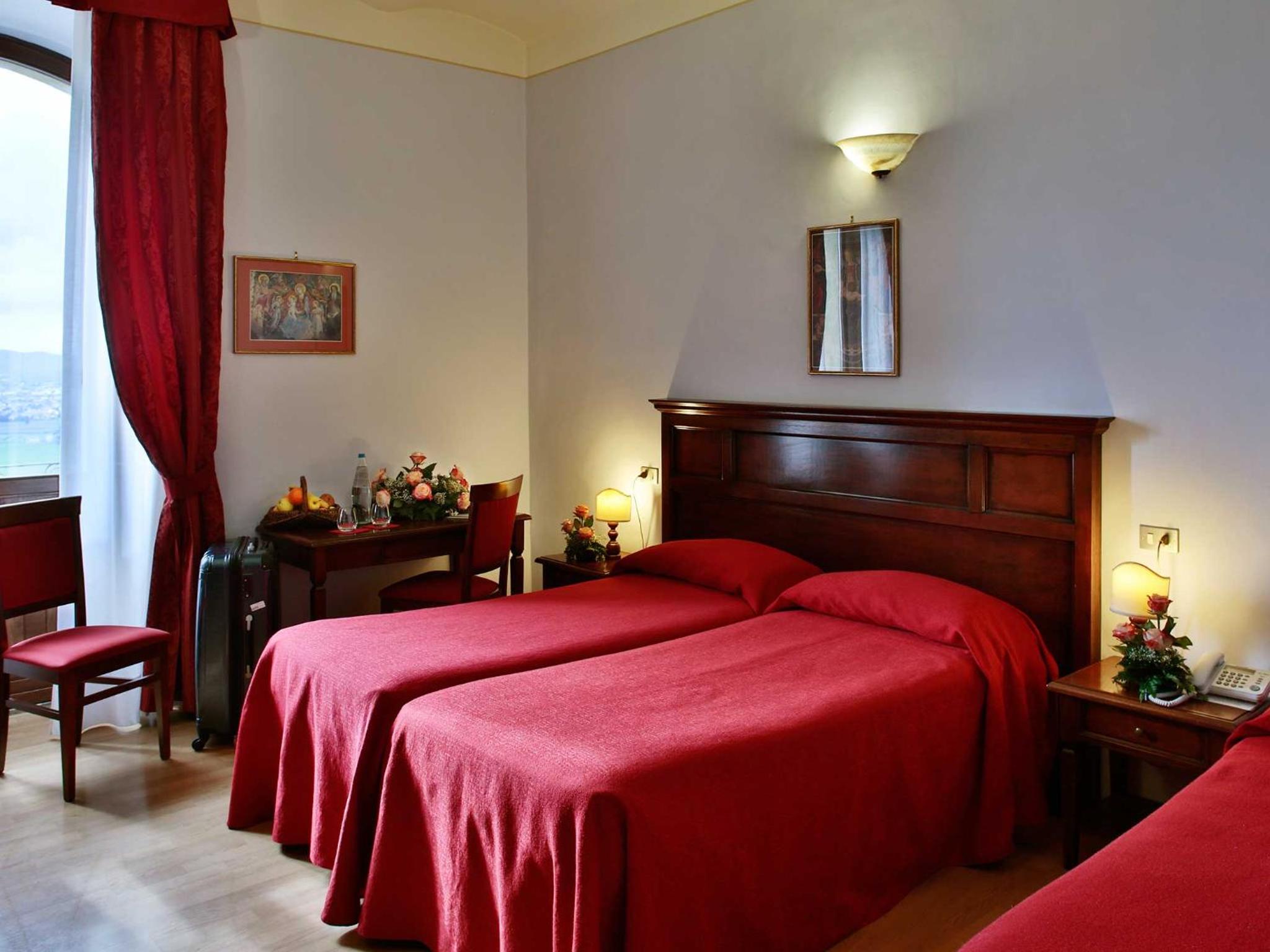 Double or Twin Room with Balcony and Valley View - Photo 5