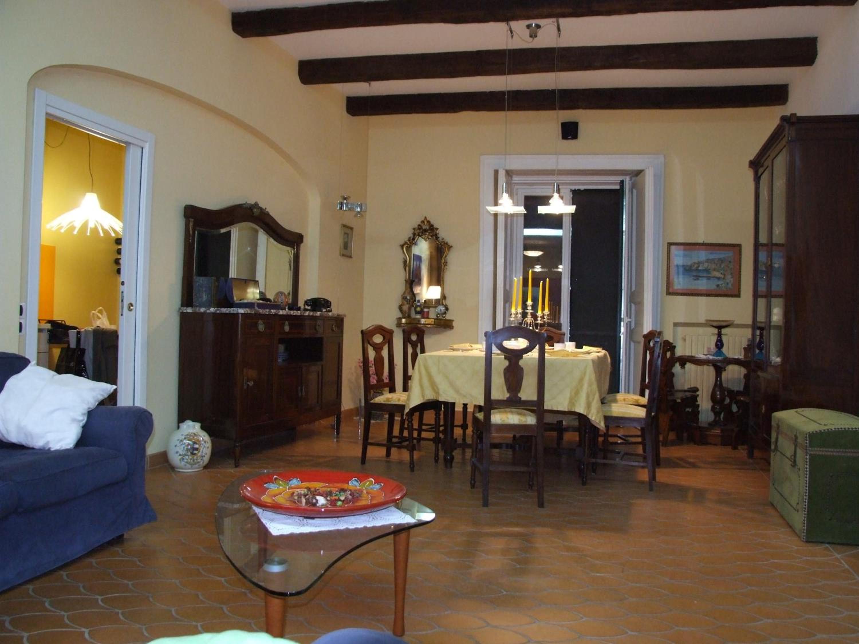 Quadruple Room with Private Bathroom - Photo 6