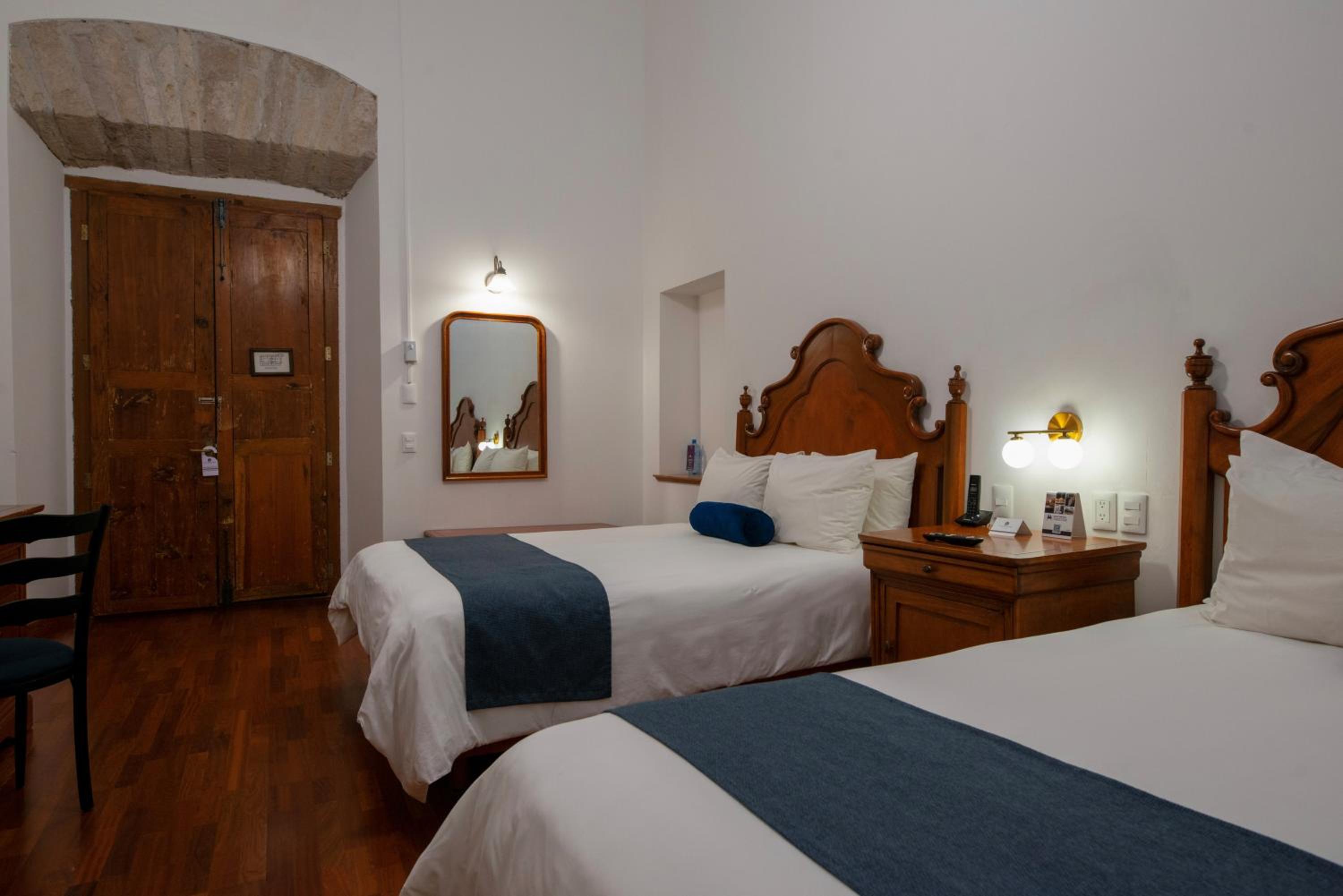 Twin Room - Photo 5