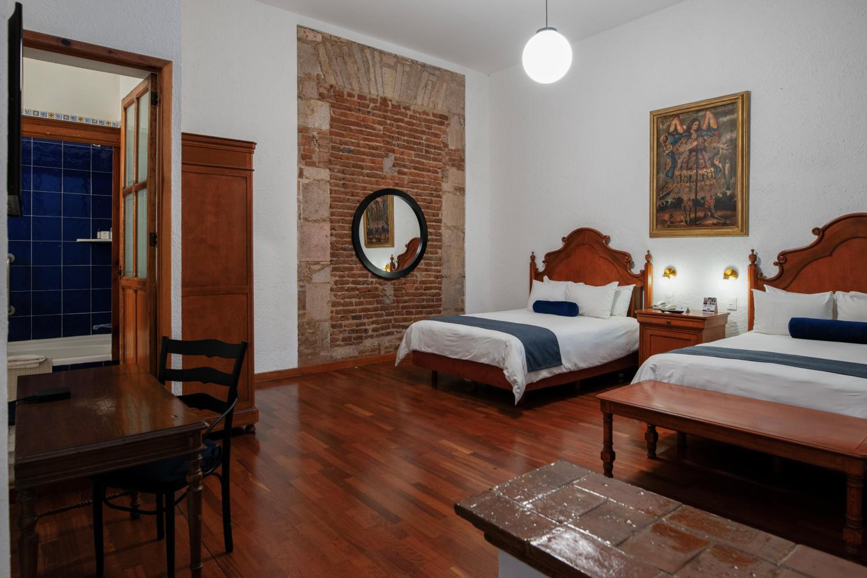 Twin Room - Photo 3