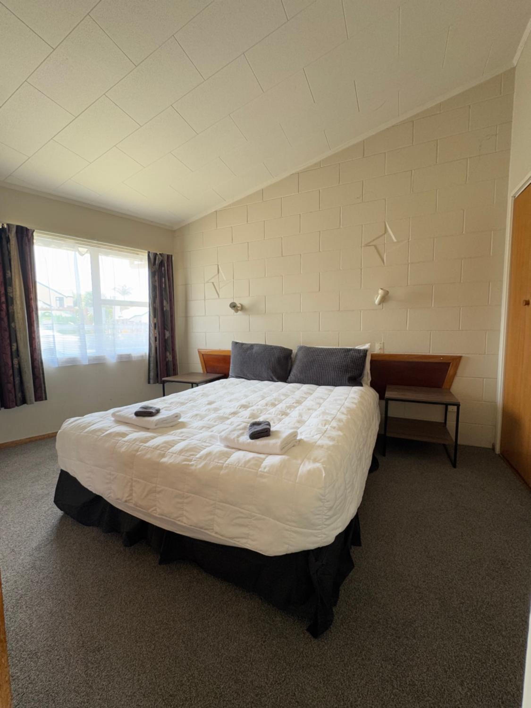 One-Bedroom Standard Apartment photo 2