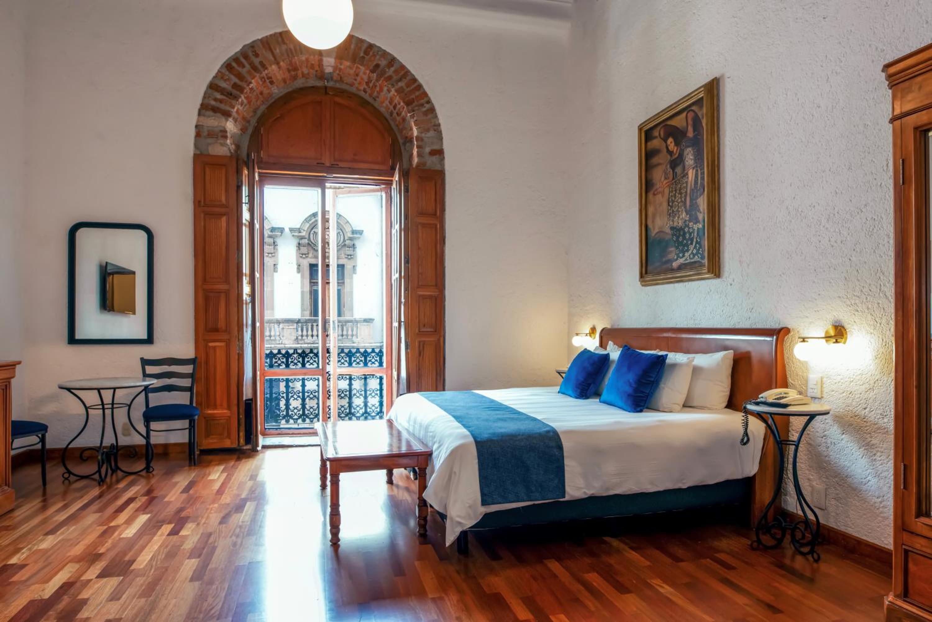 Deluxe Room - Photo 1