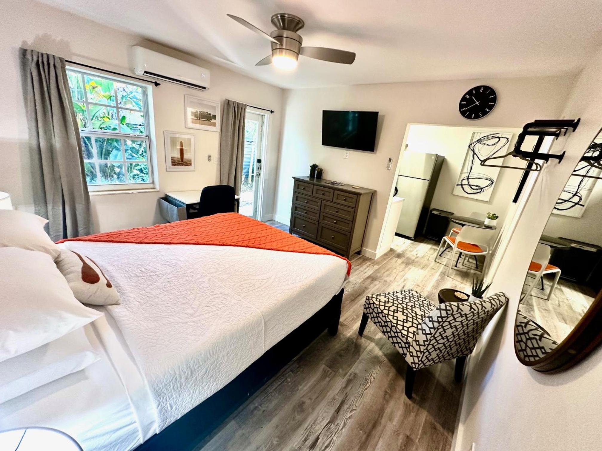 Deluxe Junior Suite photo 2