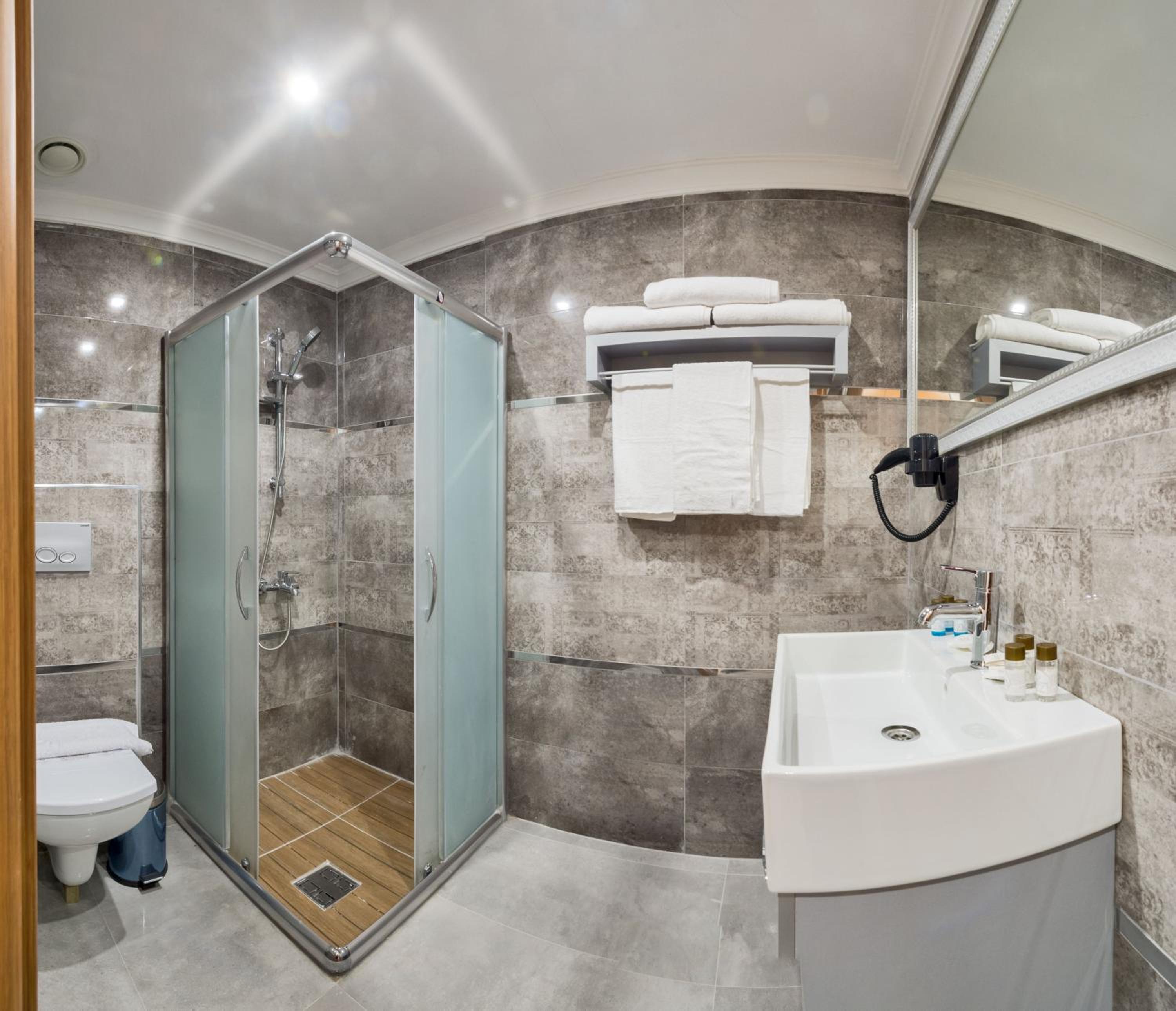 Deluxe Quadruple Room photo 2