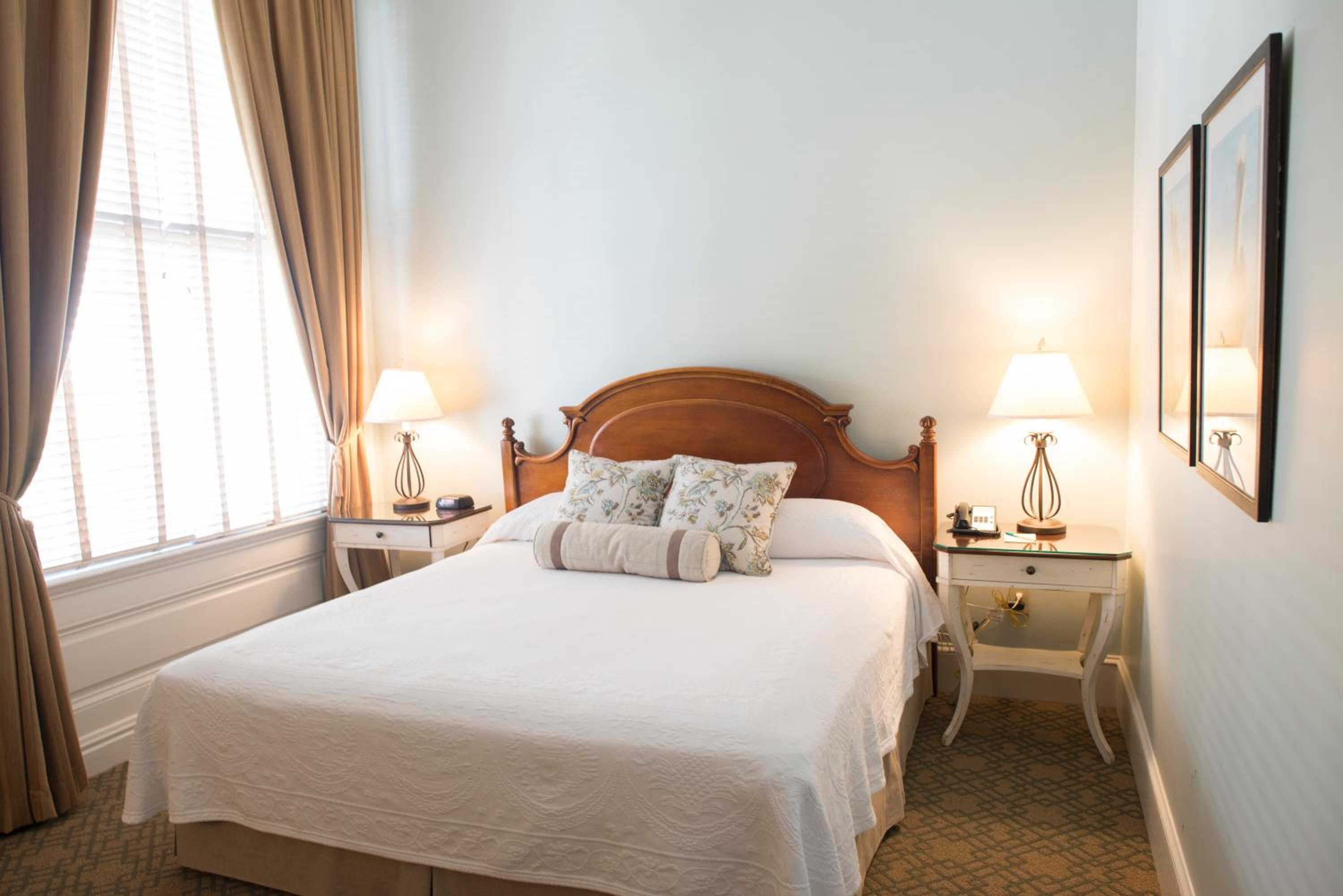Standard King Room photo 1