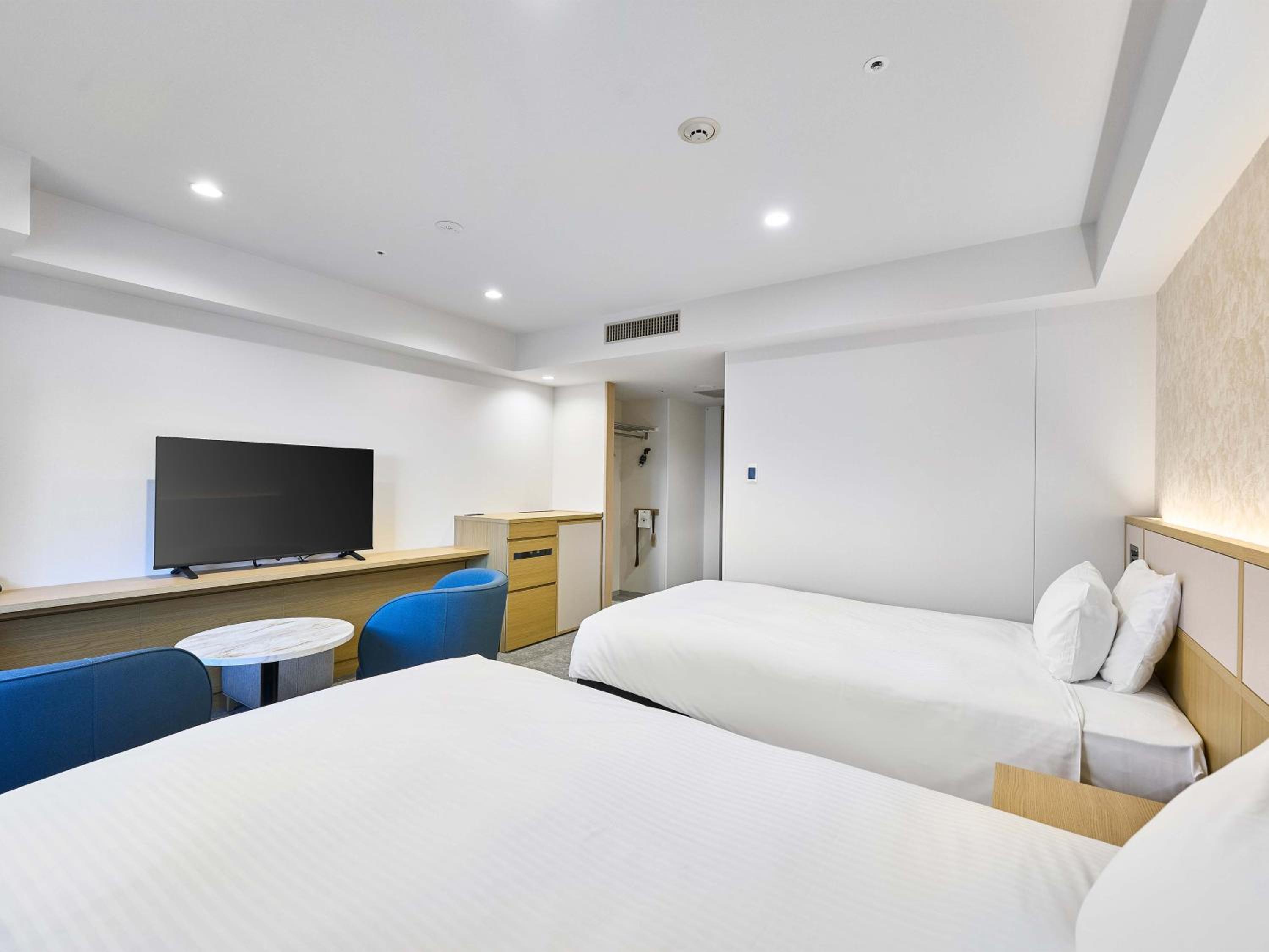 Standard Twin Room - Non-Smoking - Photo 2